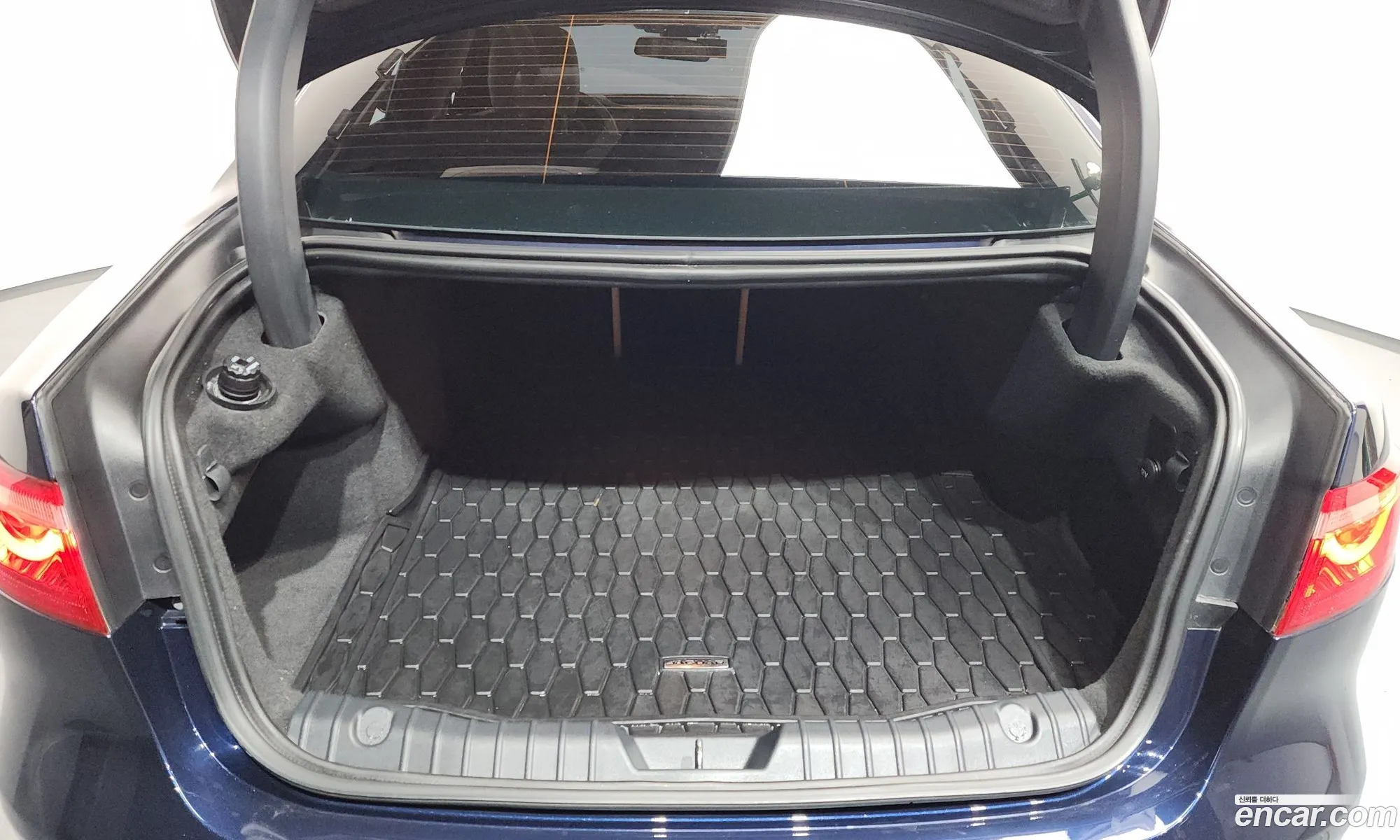 Jaguar XF 2016 SAJBB4BN4HCY43035 — 19