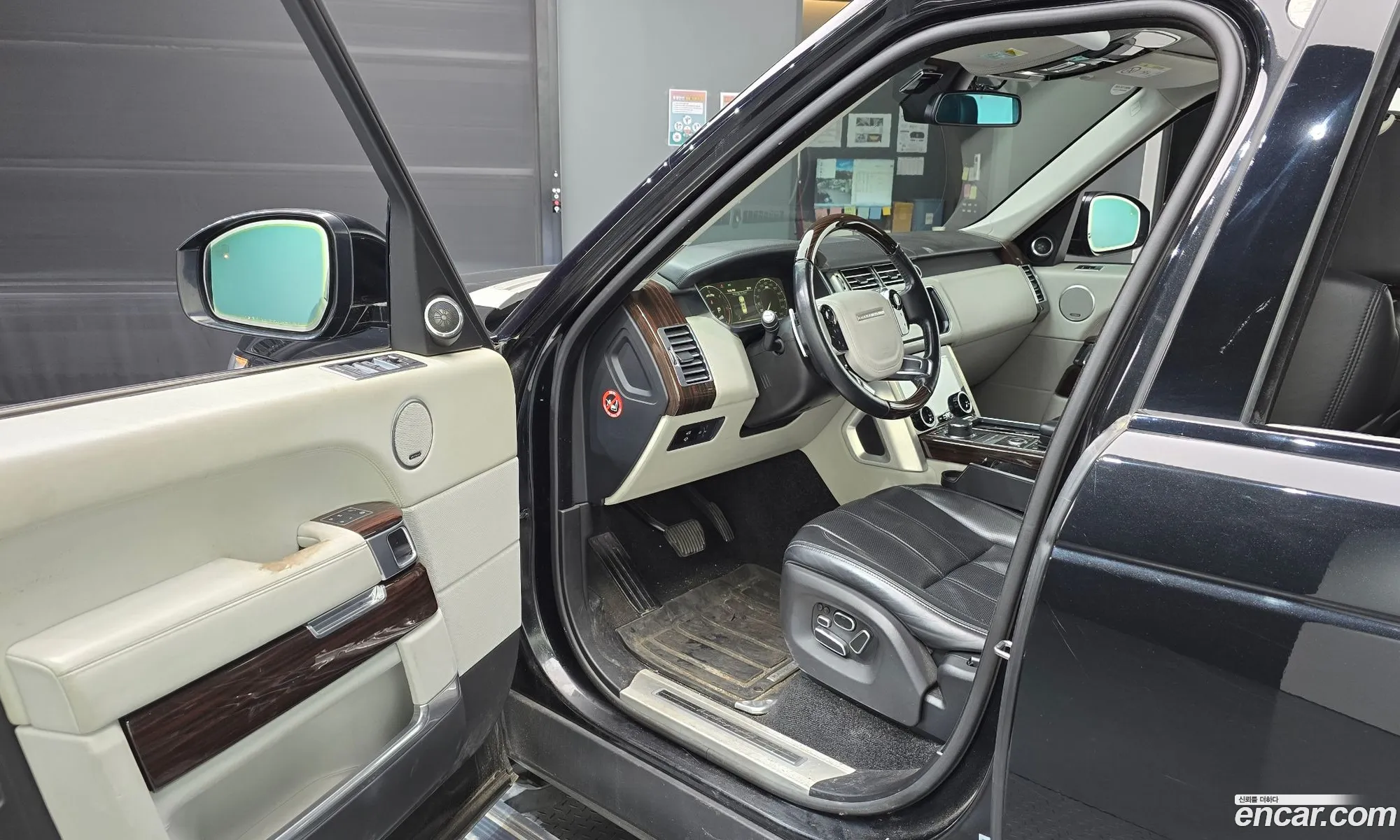 Land Rover Range Rover 2014 SALGA2JF1EA170016 — 15