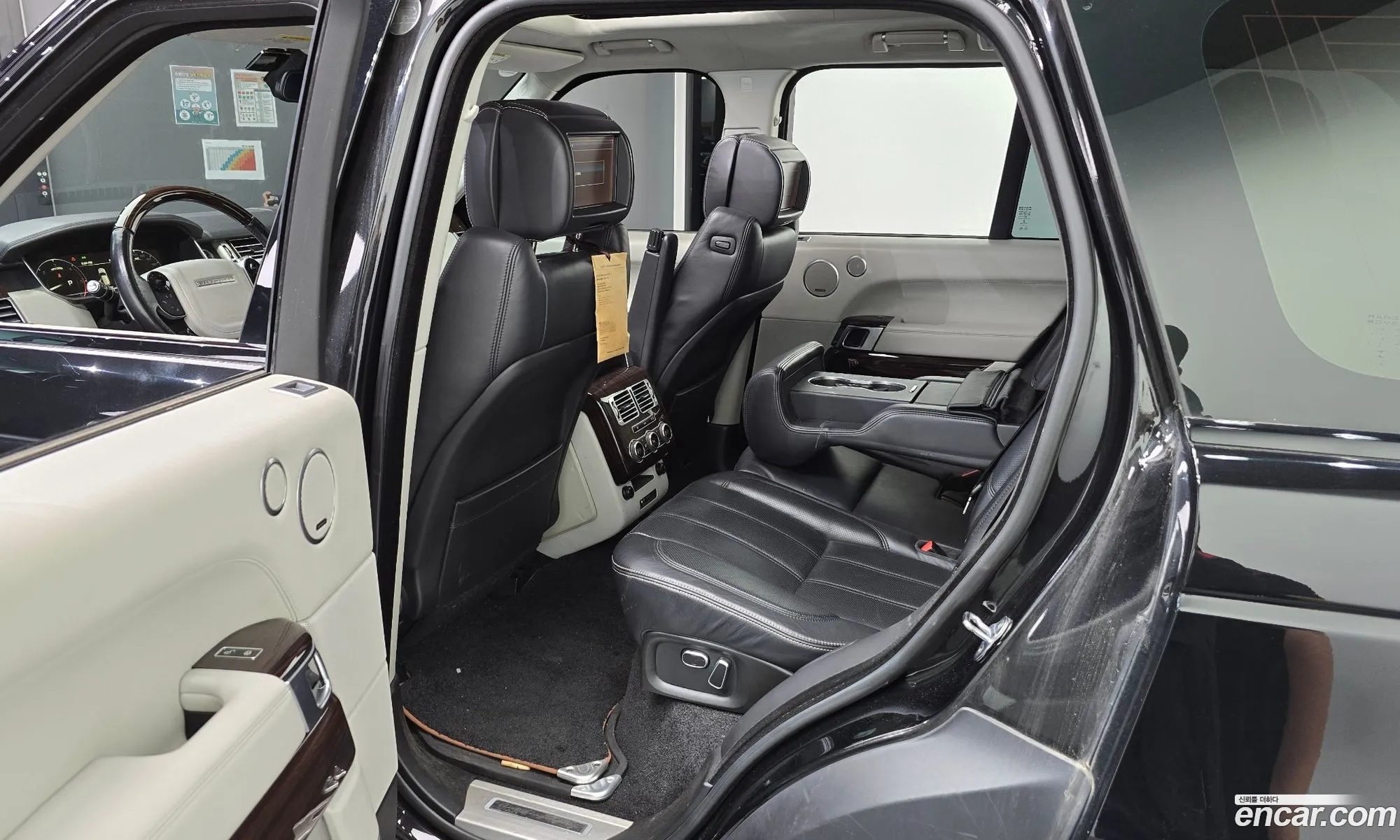 Land Rover Range Rover 2014 SALGA2JF1EA170016 — 18