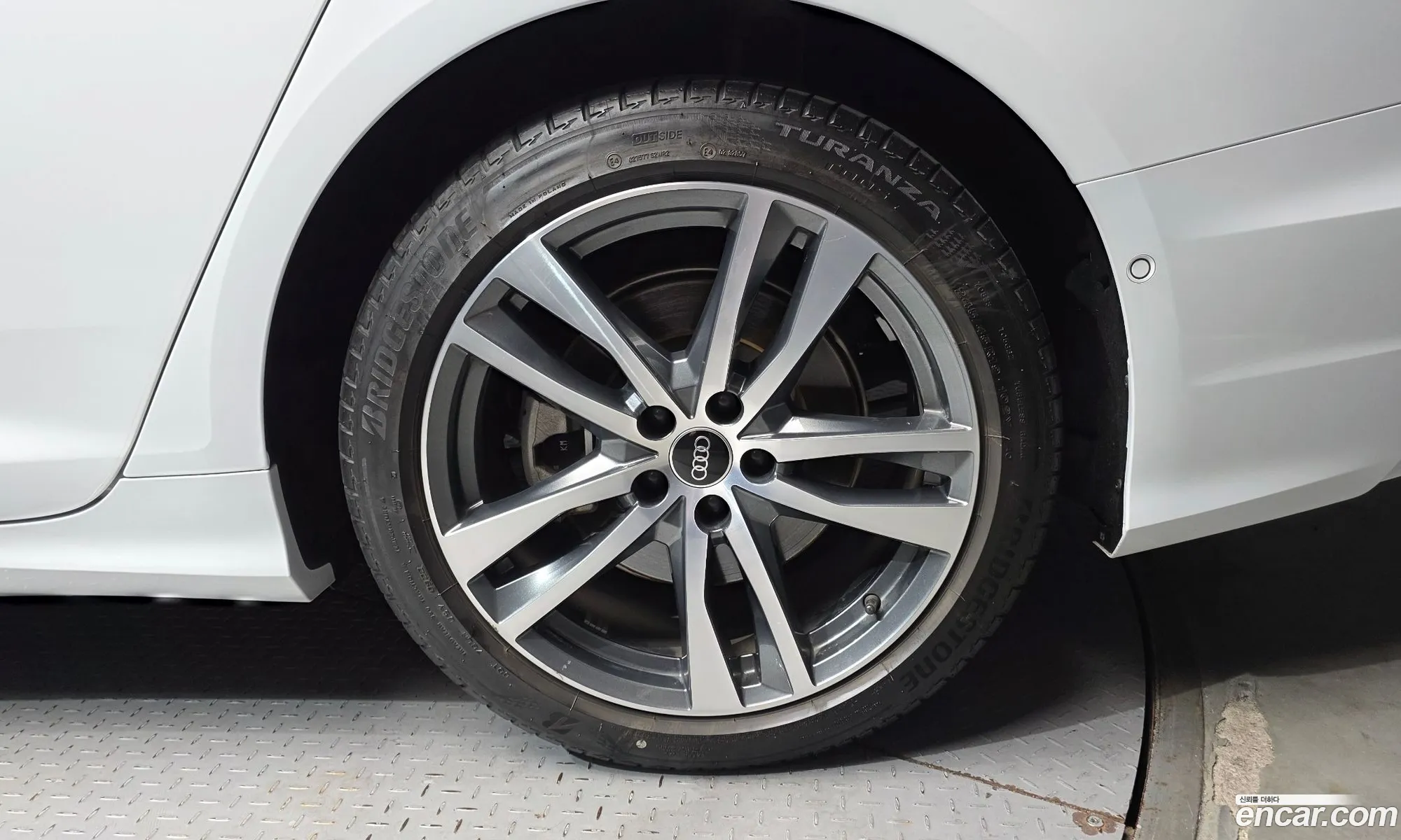 Audi A6 2022 WAUZZZF27NN050072 — 17