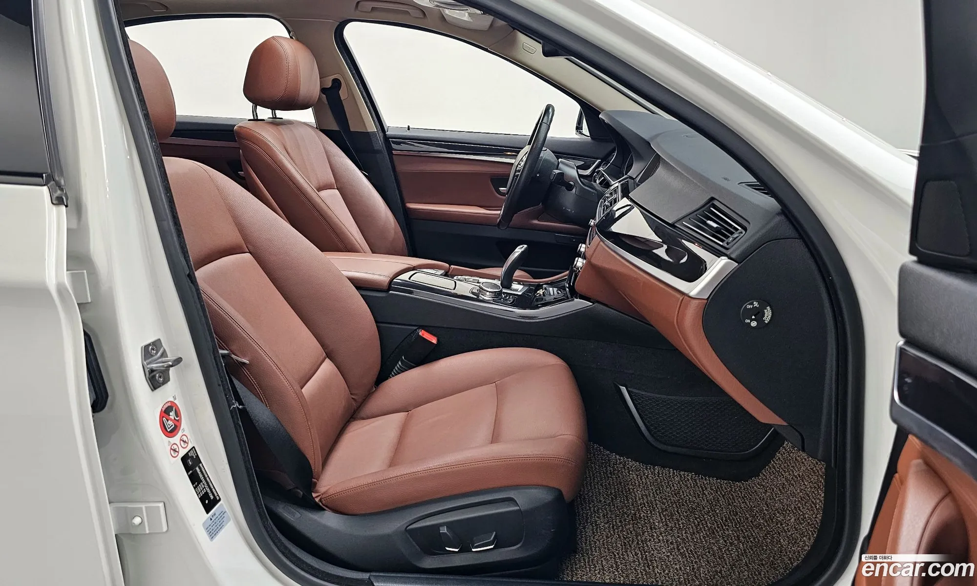 BMW 5 Series 2016 WBA5E5107GG201296 — 26