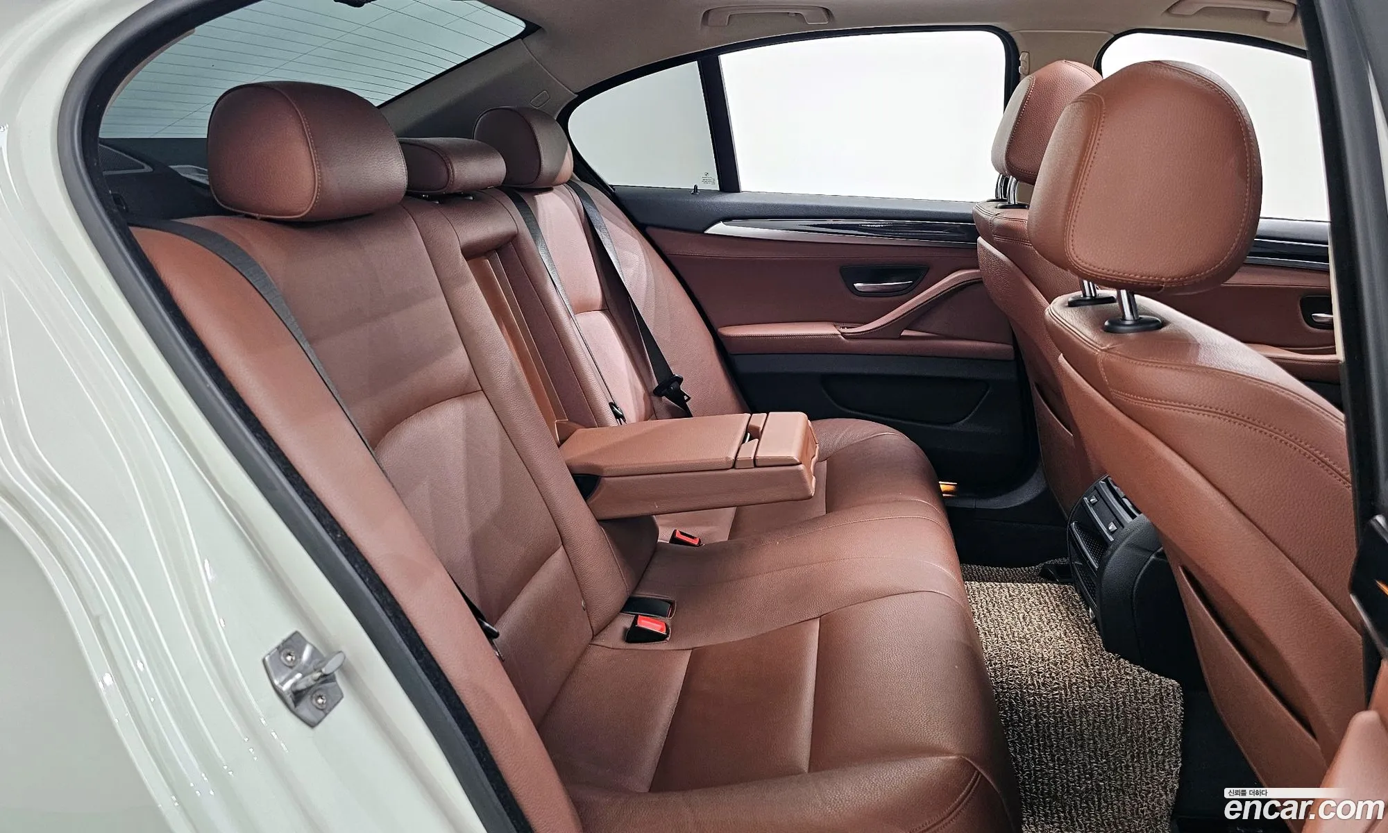 BMW 5 Series 2016 WBA5E5107GG201296 — 30