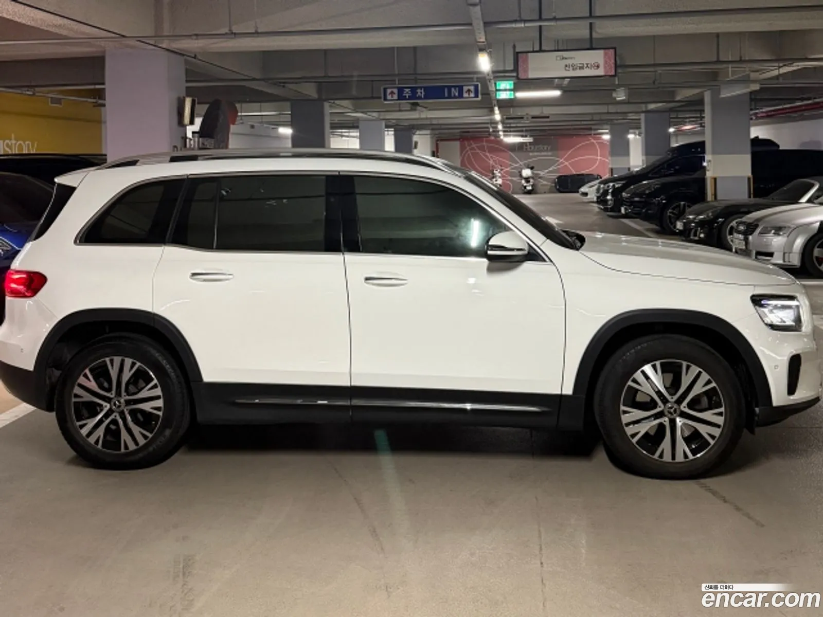 Mercedes-Benz GLB-Class X247 2023 — 2