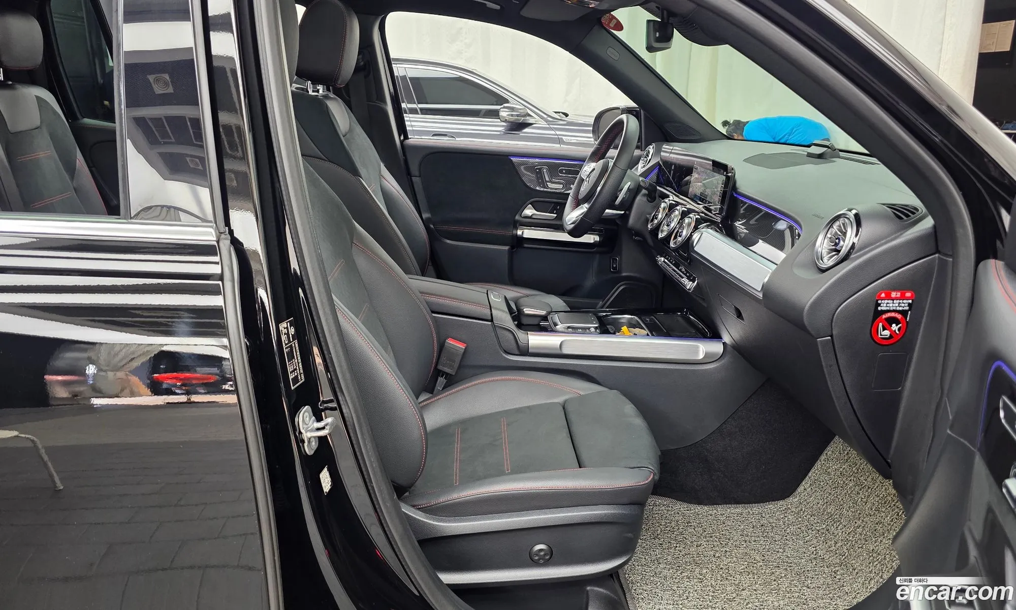 Mercedes-Benz GLB-Class X247 2023 — 30