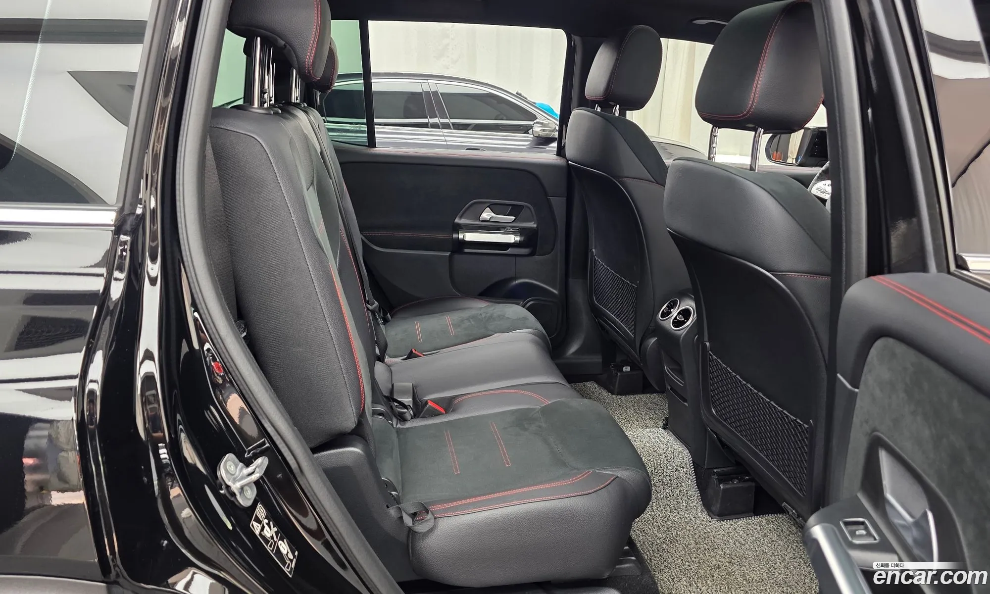 Mercedes-Benz GLB-Class X247 2023 — 26