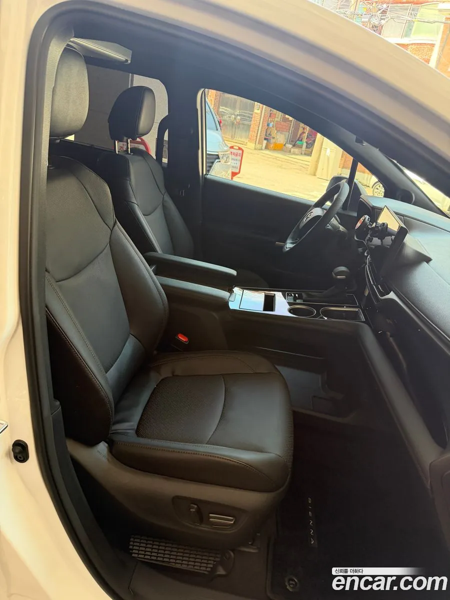 Toyota Sienna 2025 — 8