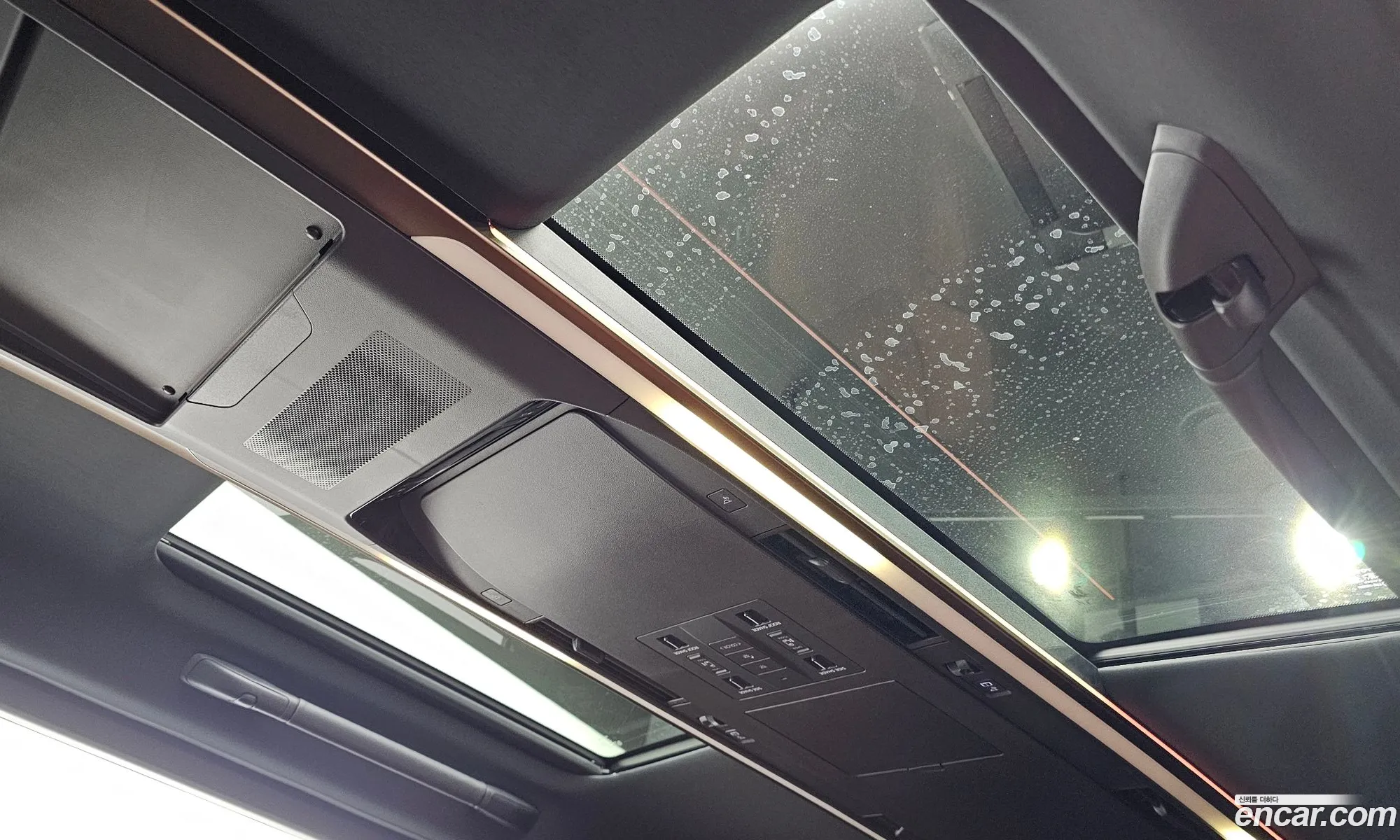 Toyota Alphard 2025 — 28