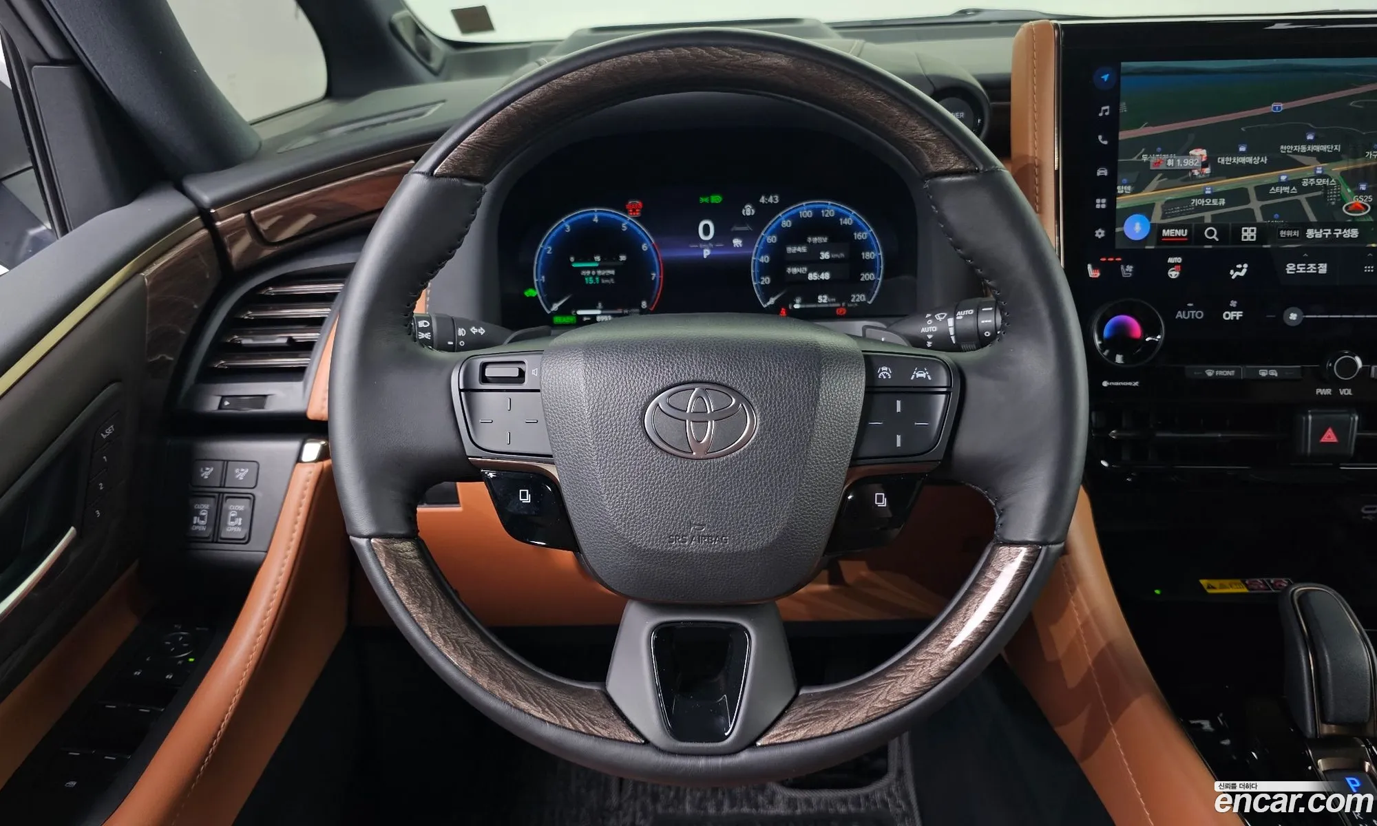 Toyota Alphard 2025 — 7