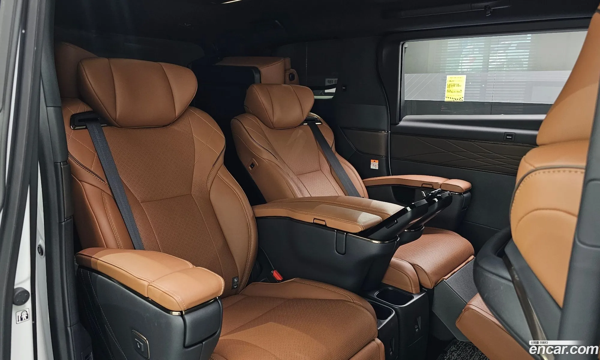 Toyota Alphard 2025 — 31