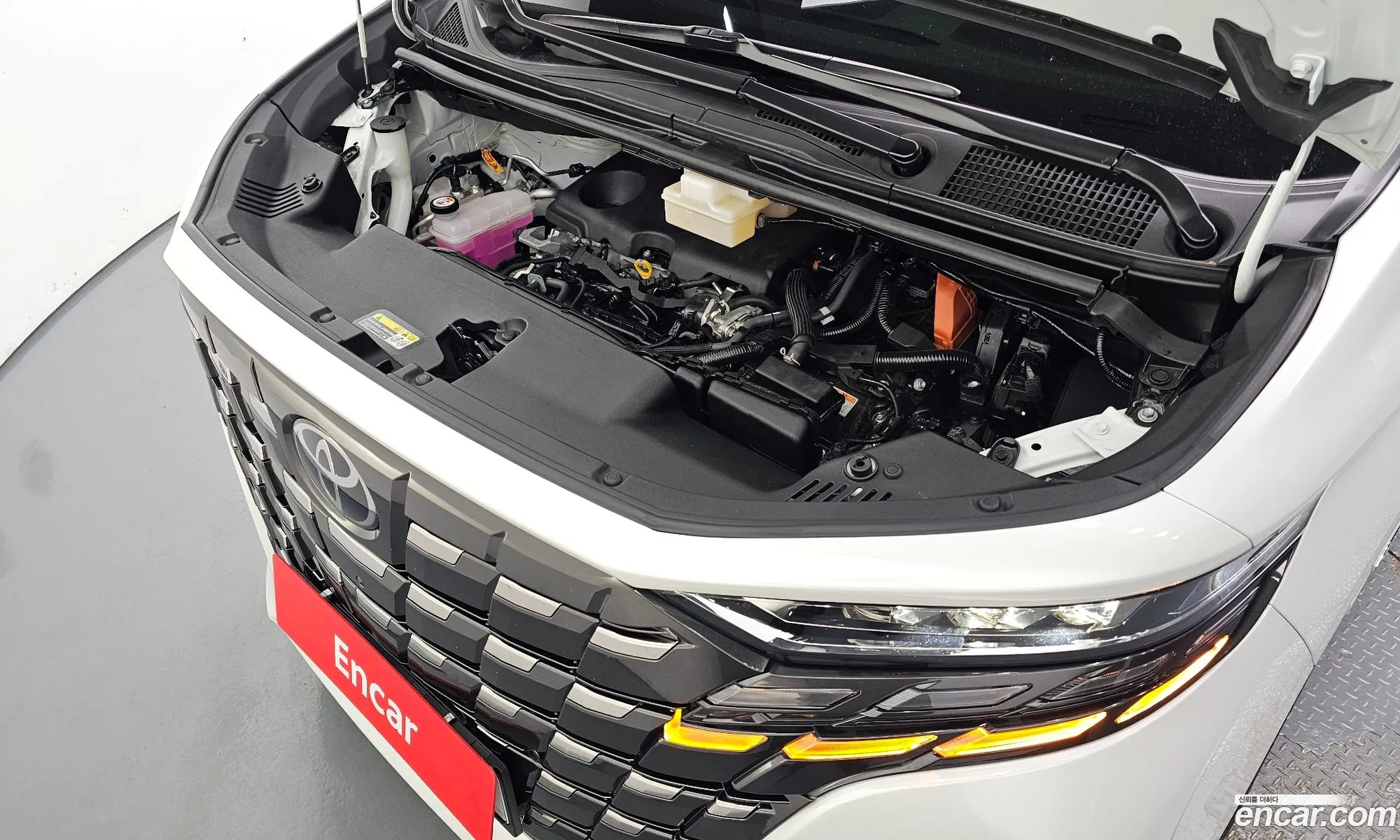 Toyota Alphard 2025 — 18