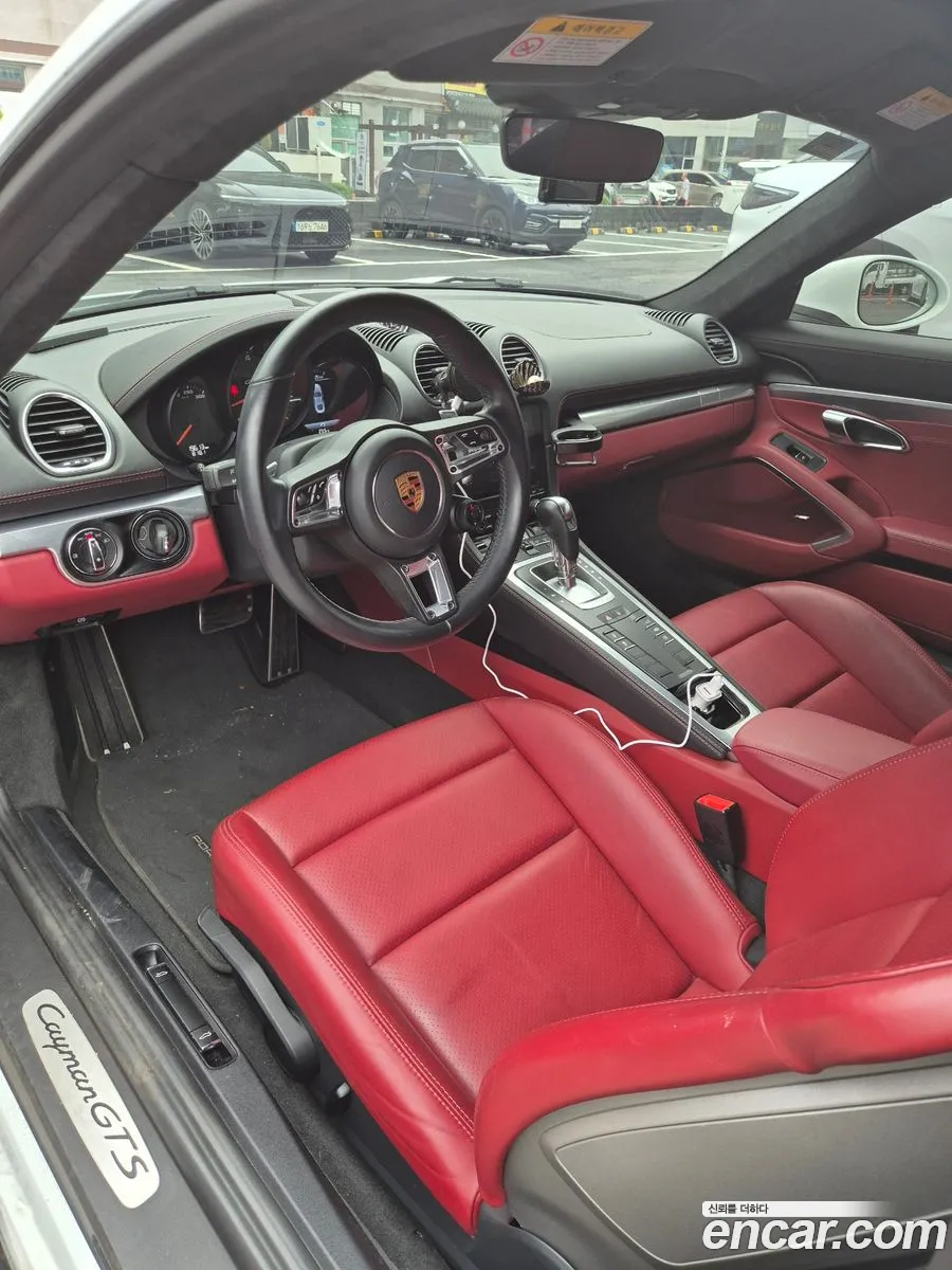 Porsche 718 Cayman 2018 — 11