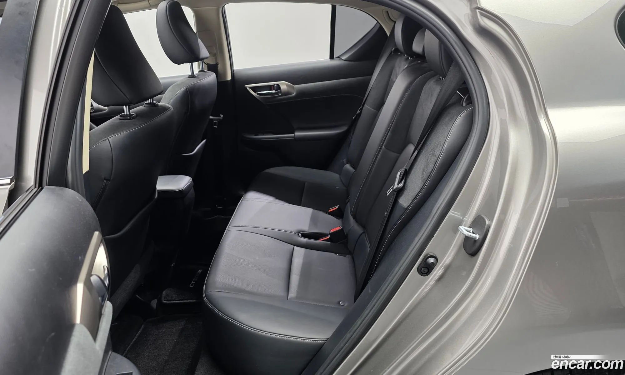 Lexus CT200h 2017 JTHKD5BHXJ2317513 — 23