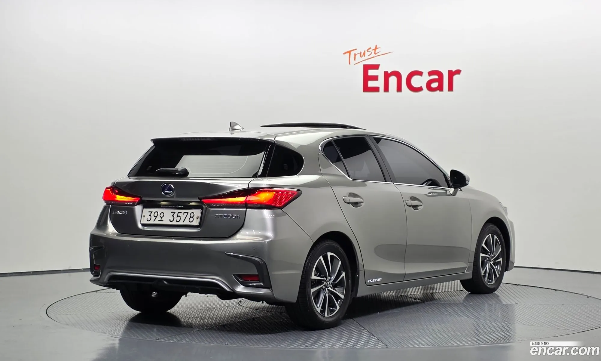 Lexus CT200h 2017 JTHKD5BHXJ2317513 — 20