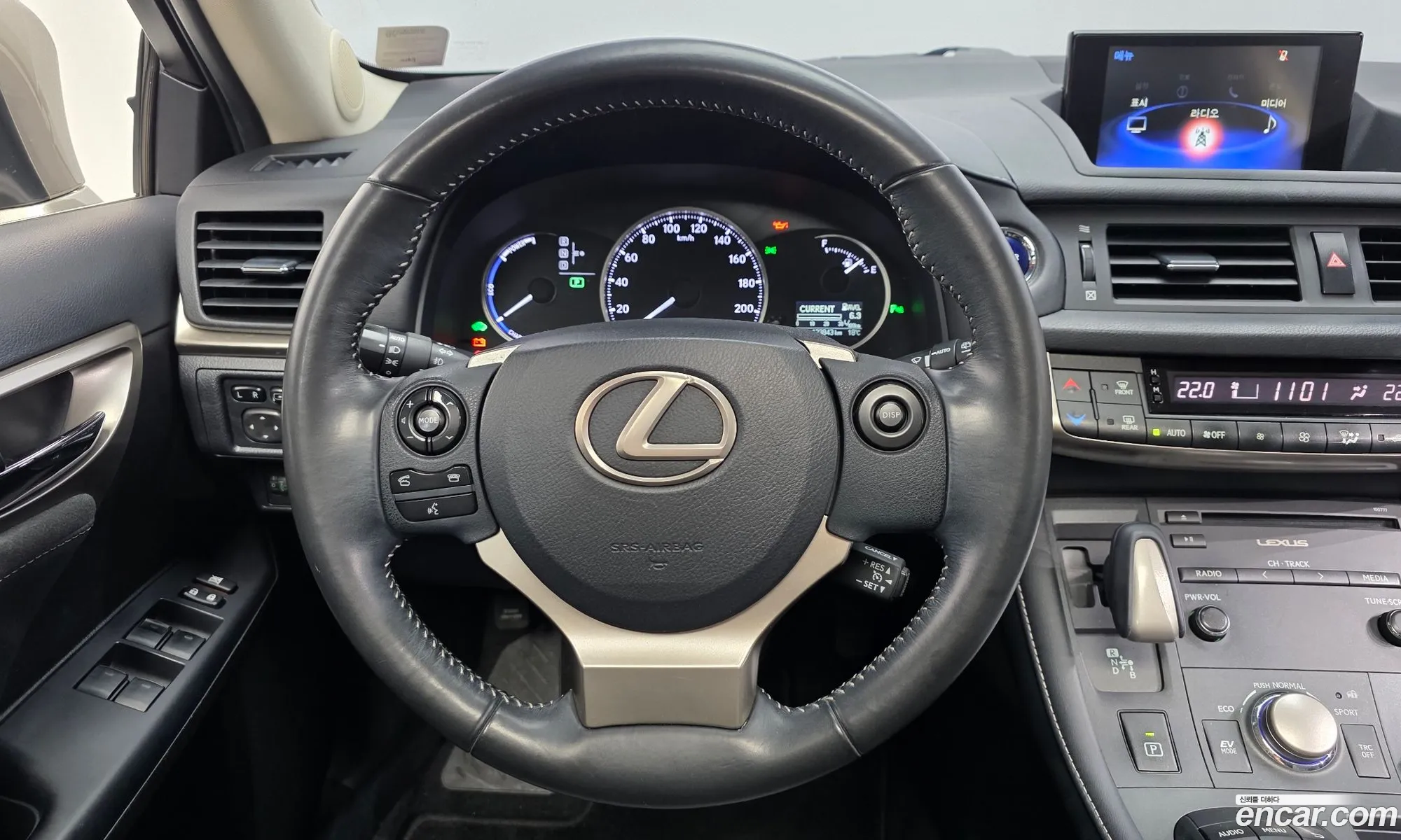 Lexus CT200h 2017 JTHKD5BHXJ2317513 — 16