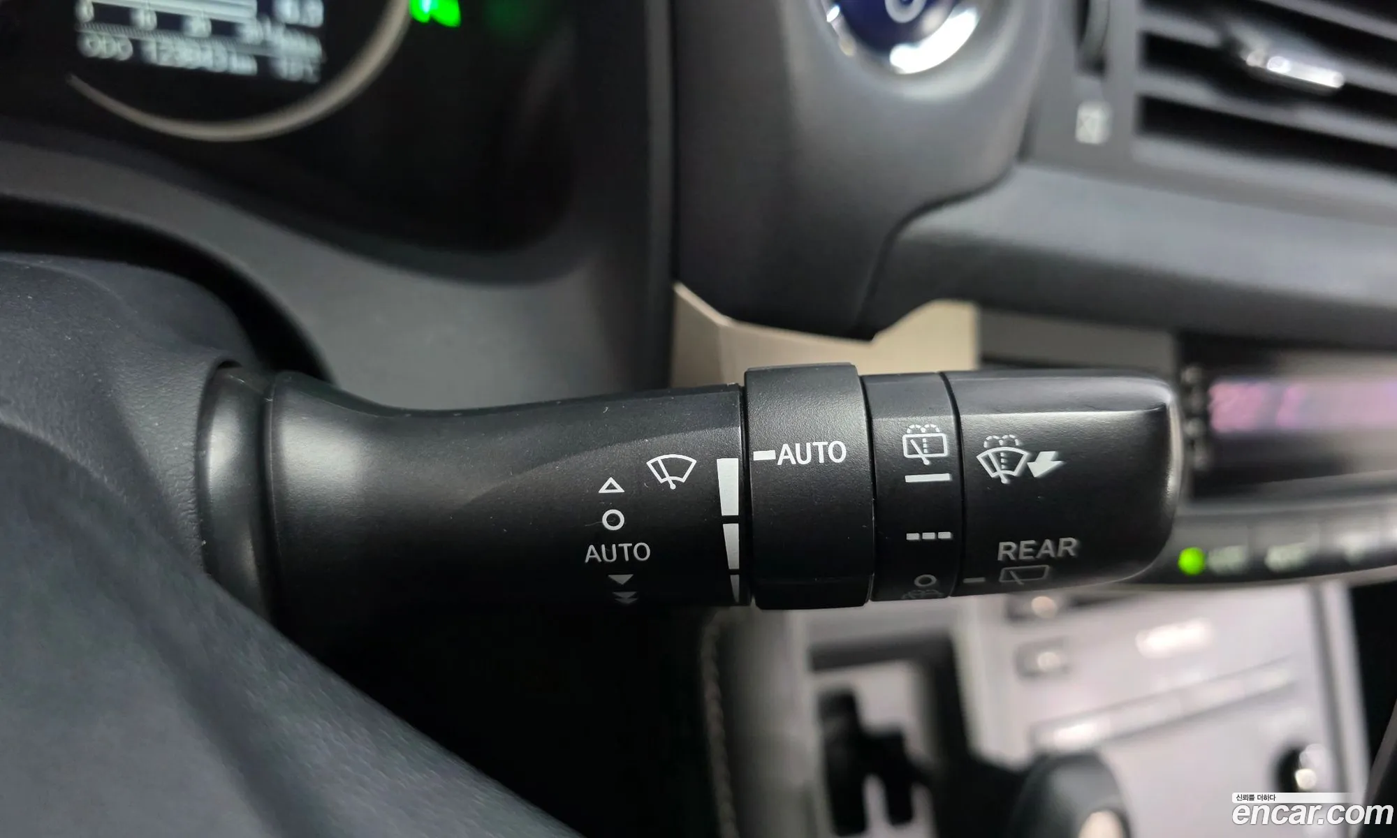 Lexus CT200h 2017 JTHKD5BHXJ2317513 — 12