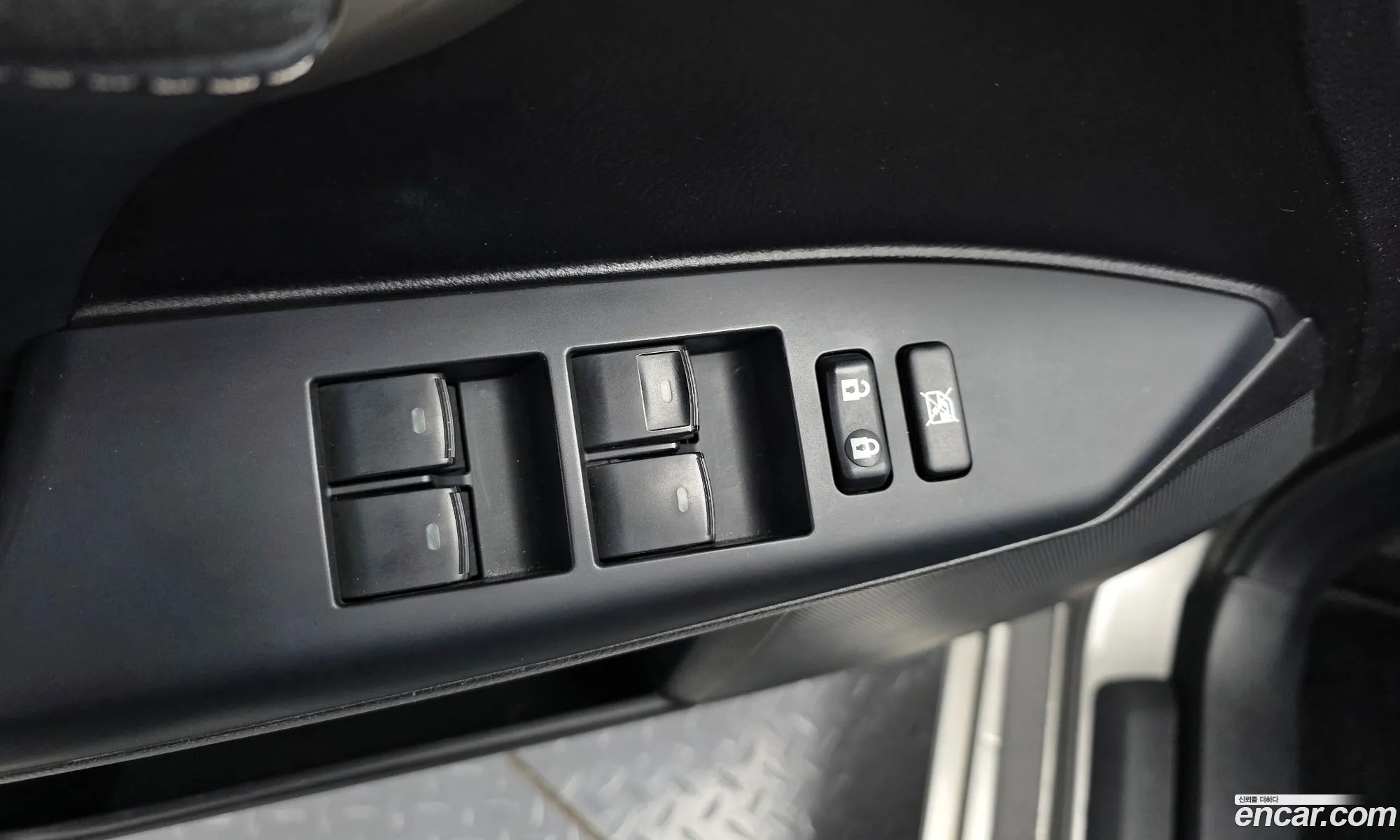 Lexus CT200h 2017 JTHKD5BHXJ2317513 — 18