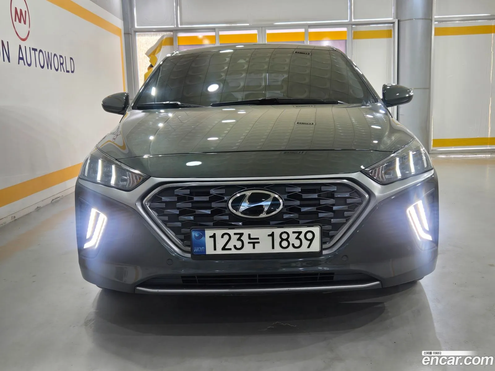 Hyundai Ioniq Hybrid 2020 — 4