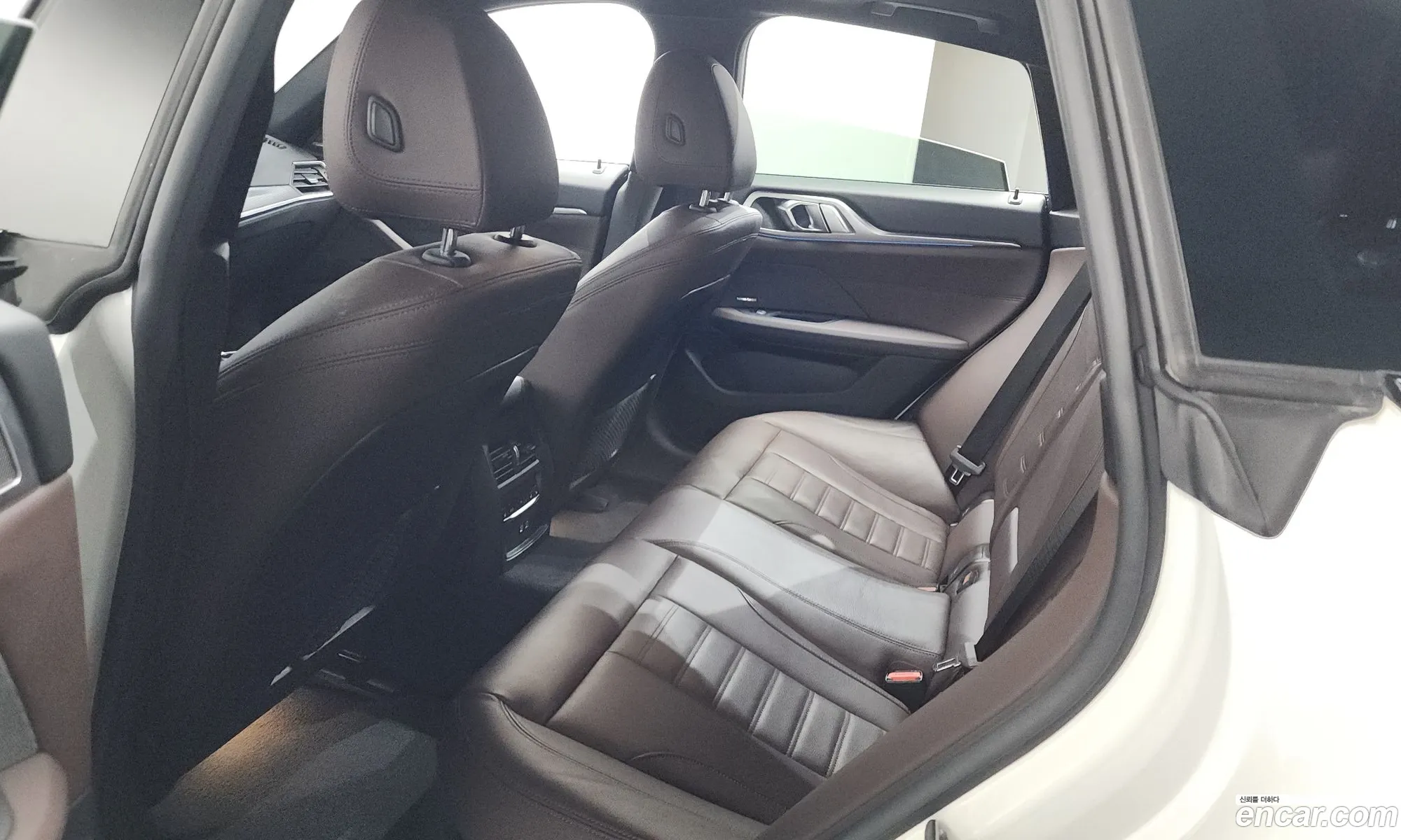 BMW i4 2023 WBY71AW09PFP31296 — 35