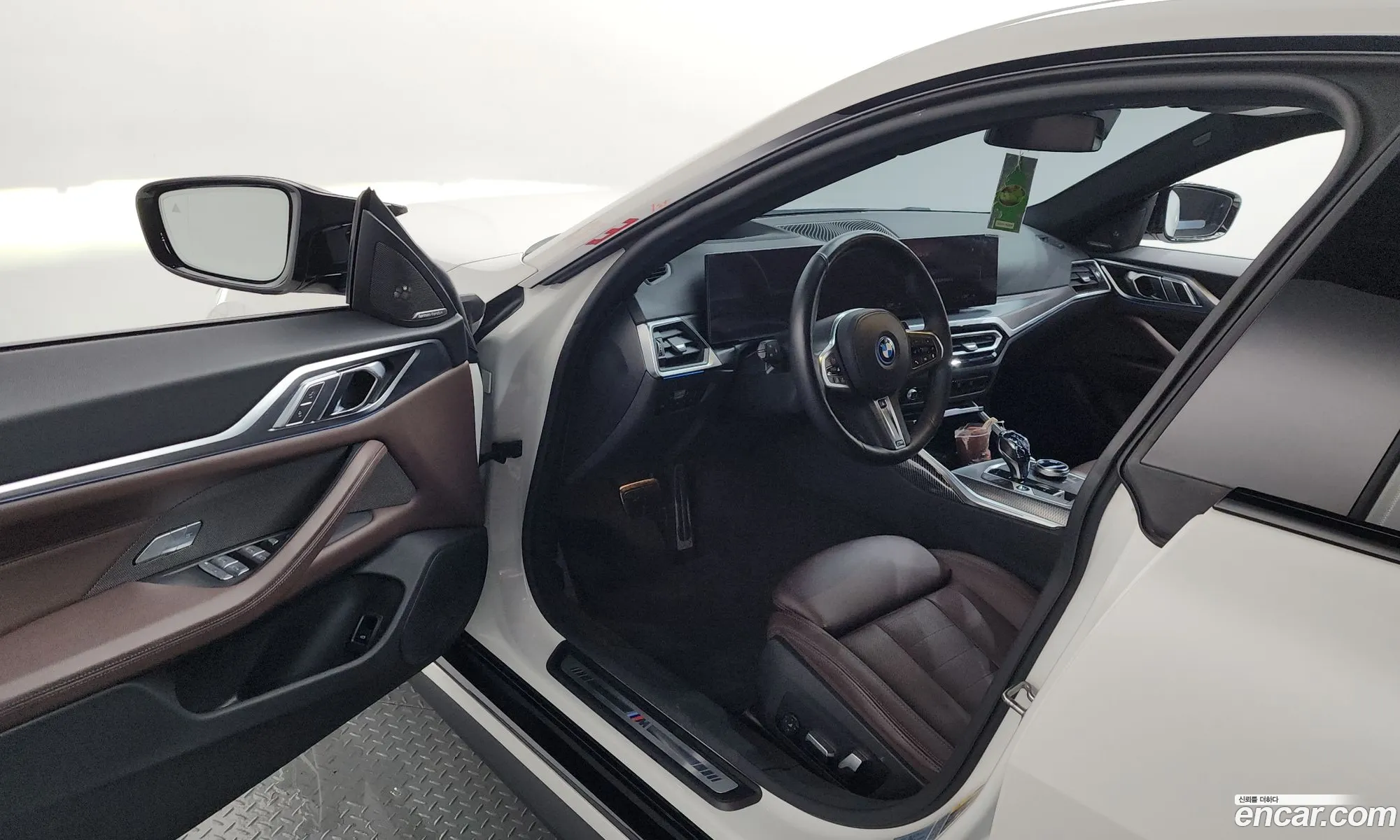 BMW i4 2023 WBY71AW09PFP31296 — 23