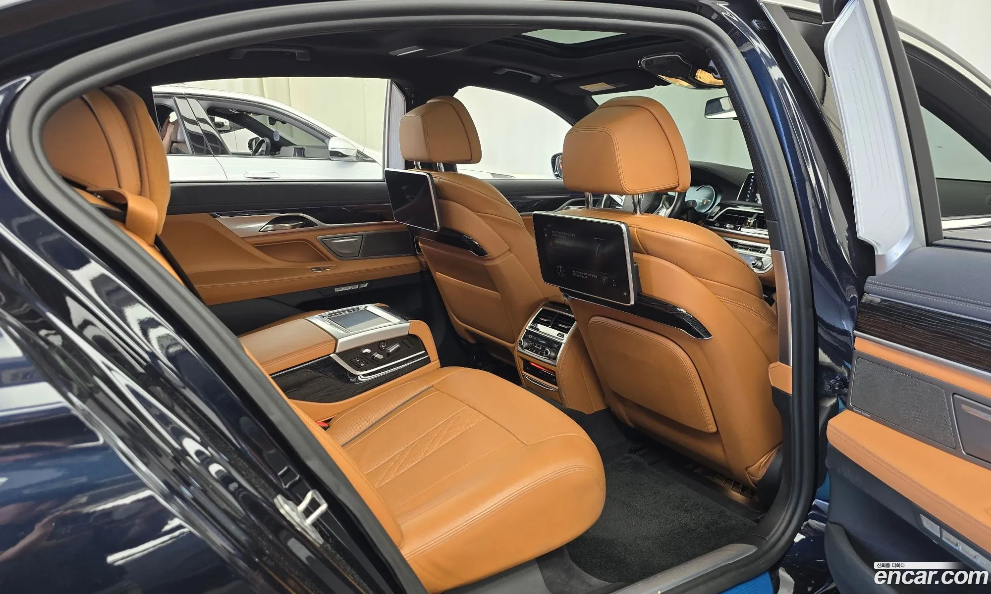 BMW 7 Series 2018 WBA7E4102JGV26089 — 5