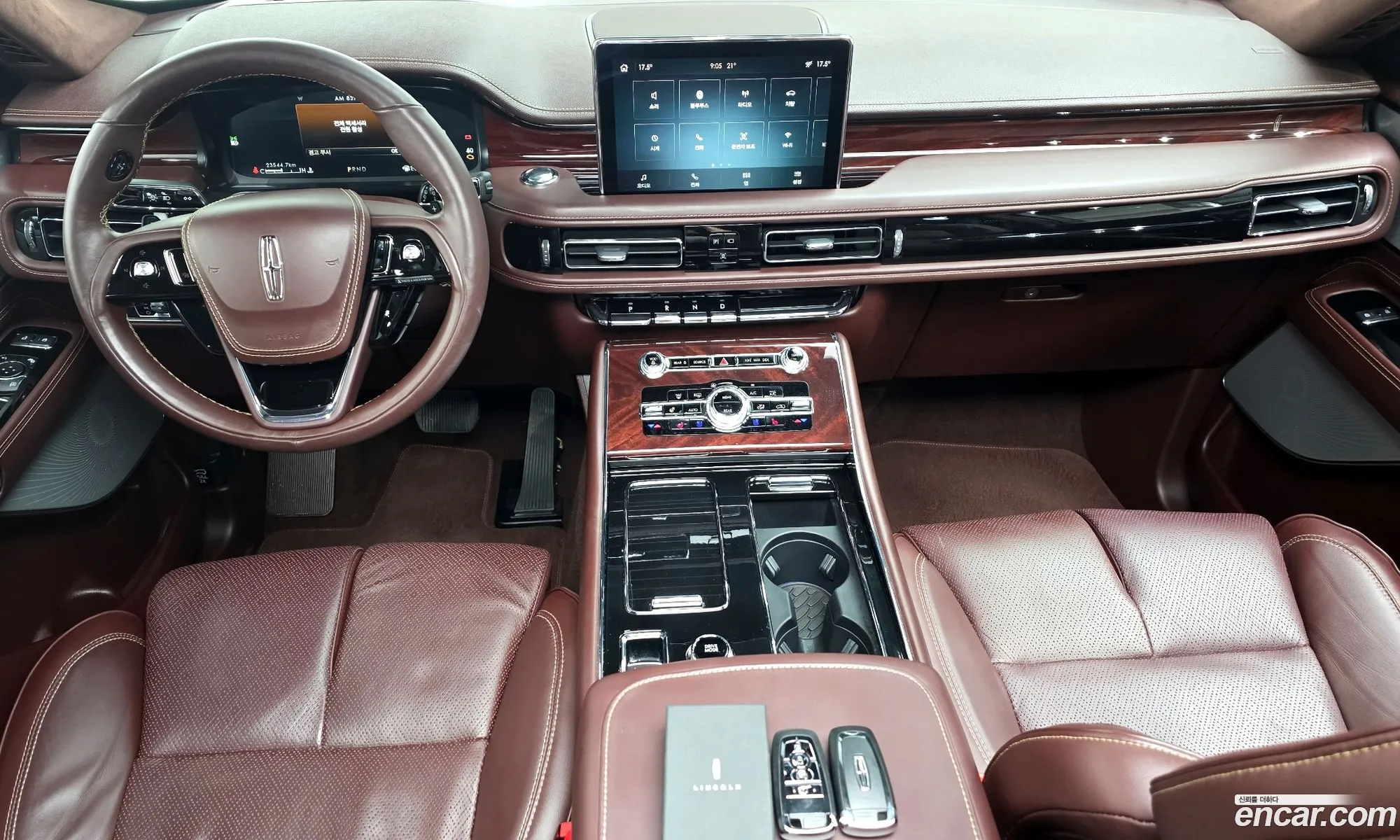 Lincoln Aviator 2023 5LM5J9XC2PGL11298 — 18