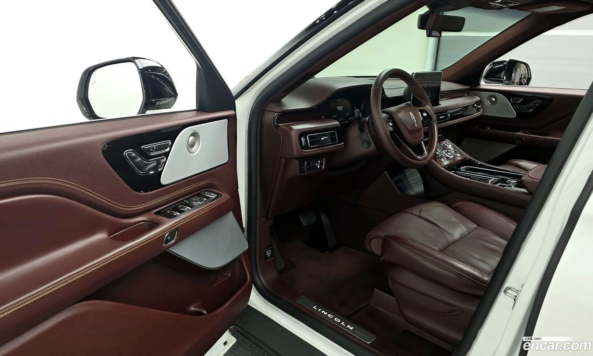 Lincoln Aviator 2023 5LM5J9XC2PGL11298 — 19