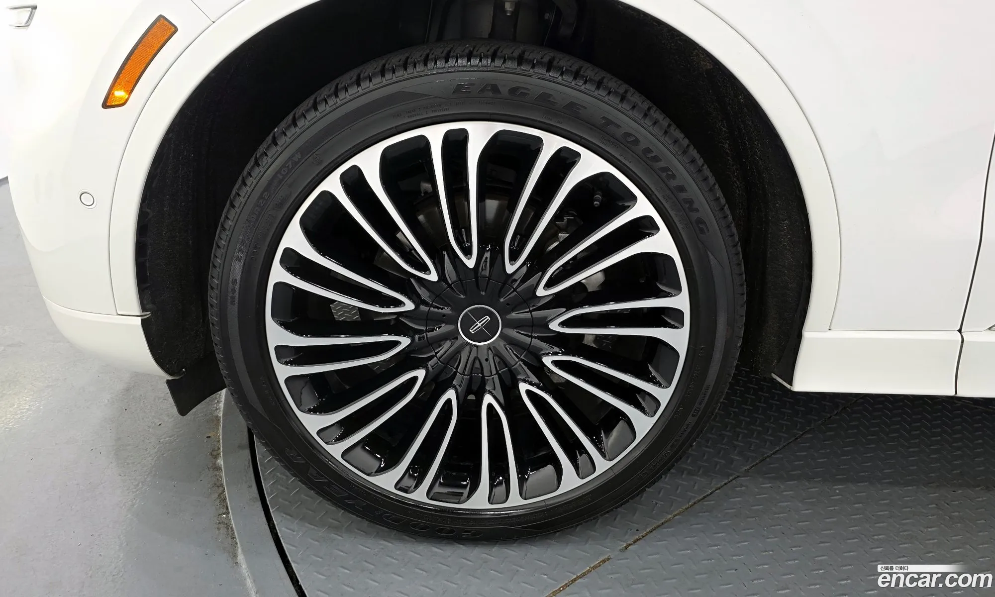 Lincoln Aviator 2023 5LM5J9XC2PGL11298 — 9