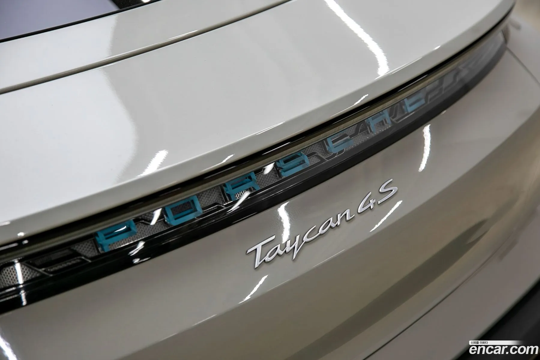 Porsche Taycan 2021 — 17