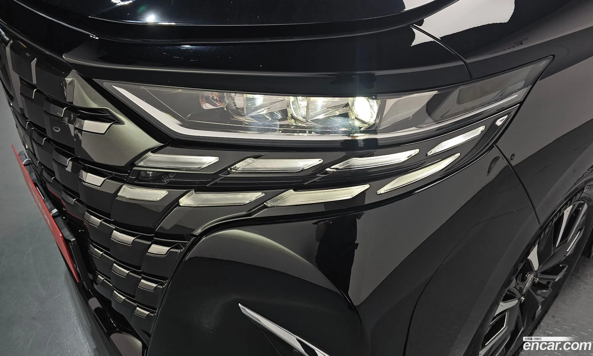 Toyota Alphard 2025 — 16