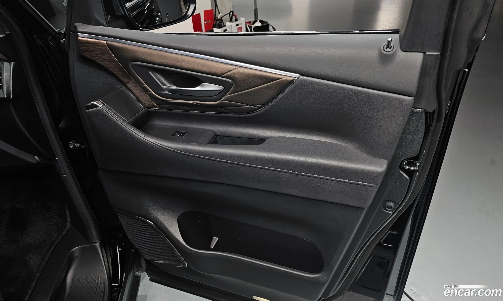 Toyota Alphard 2025 — 11
