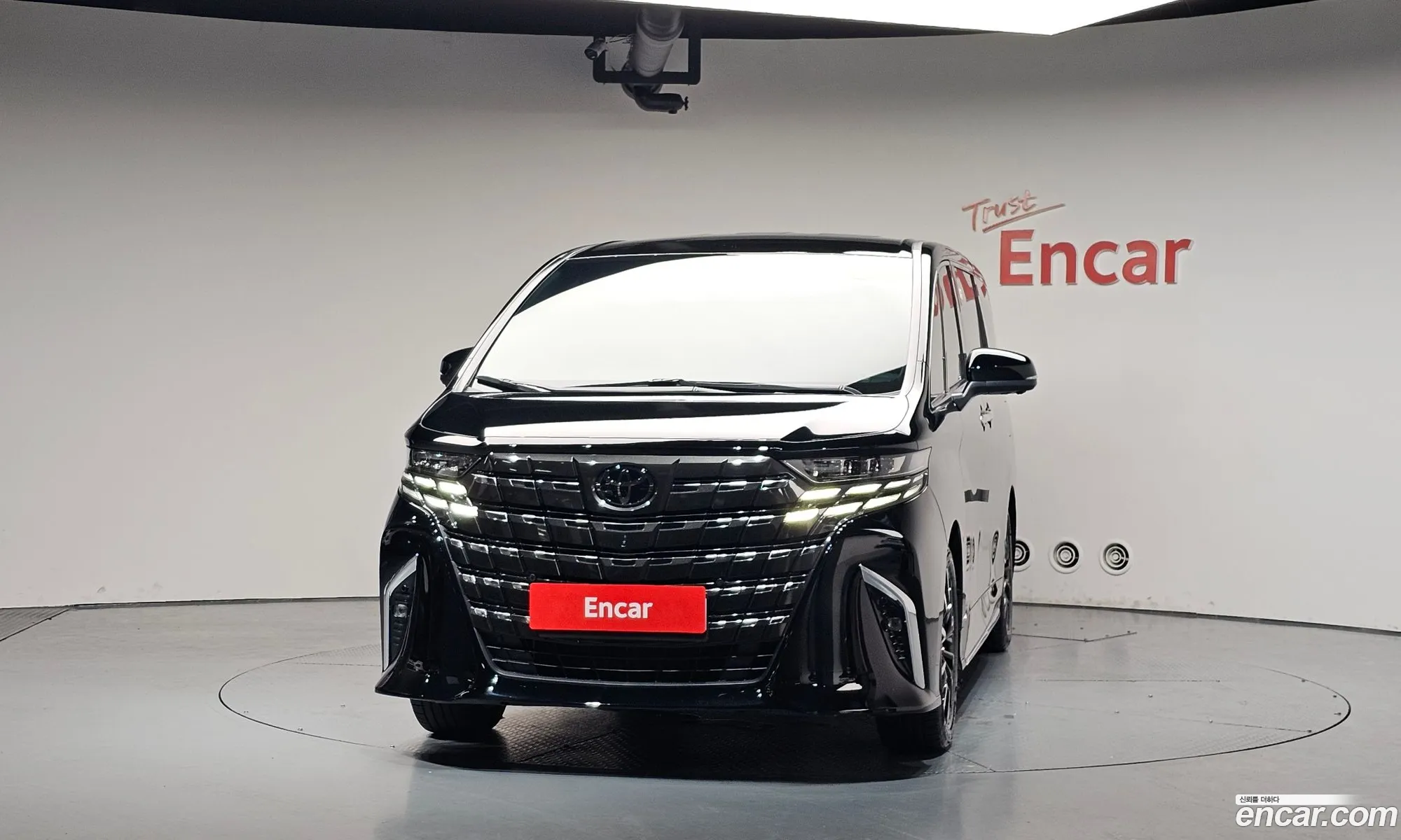 Toyota Alphard 2025 — 17