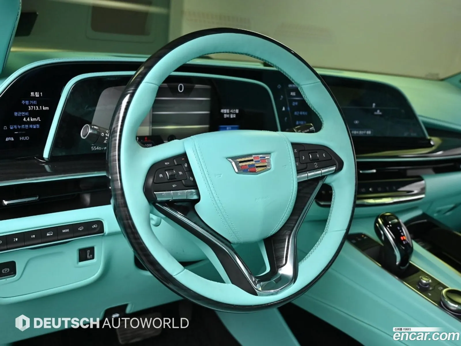 Cadillac Escalade 2023 — 16