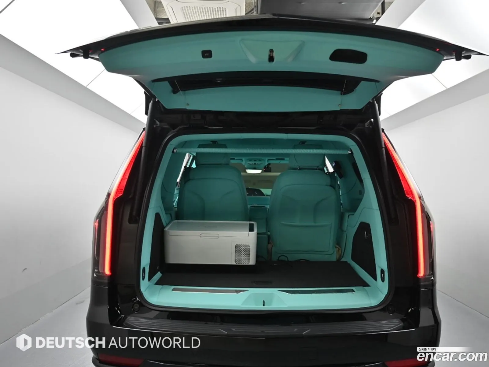 Cadillac Escalade 2023 — 8
