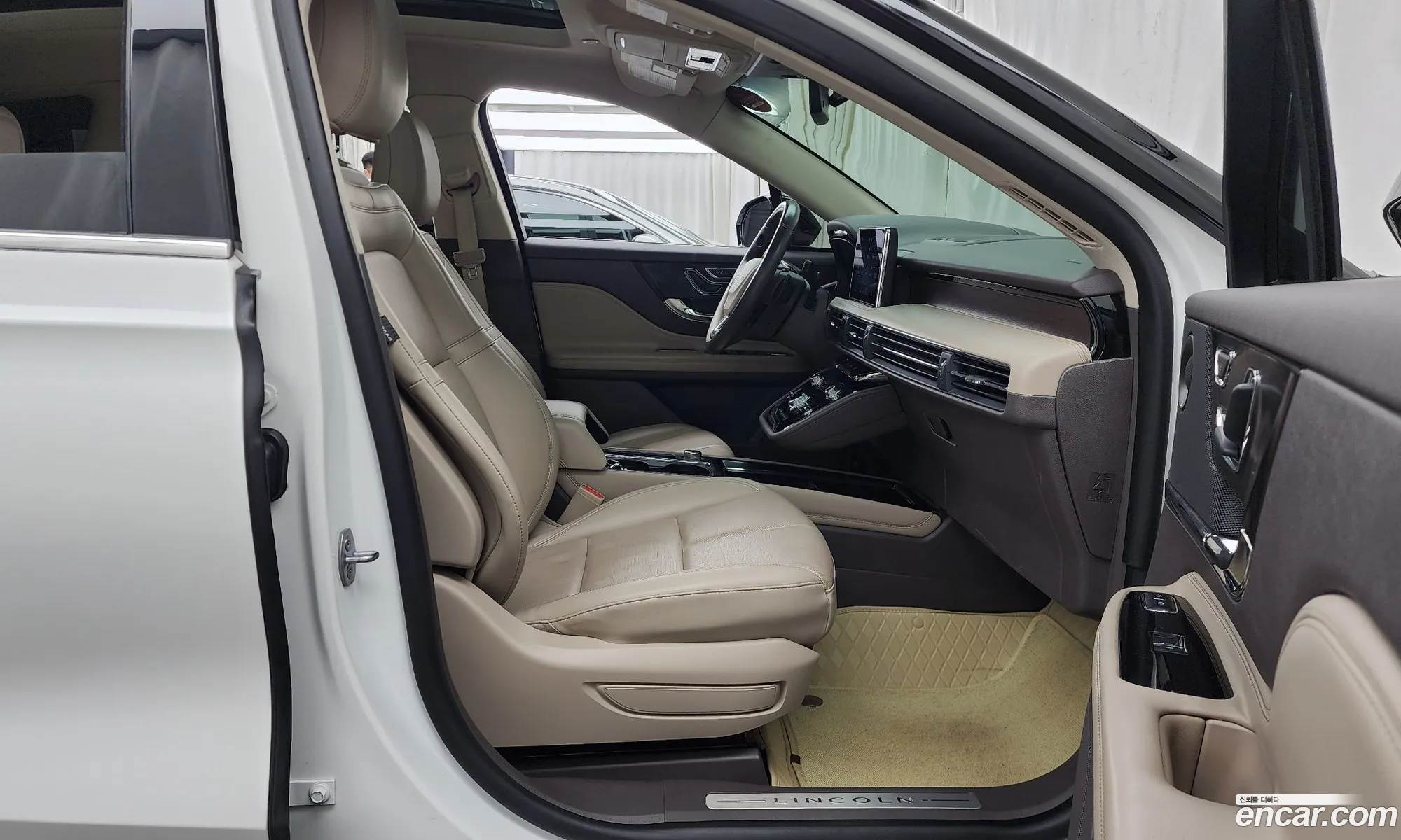 Lincoln Corsair 2022 5LMCJ2D90NUL11435 — 14
