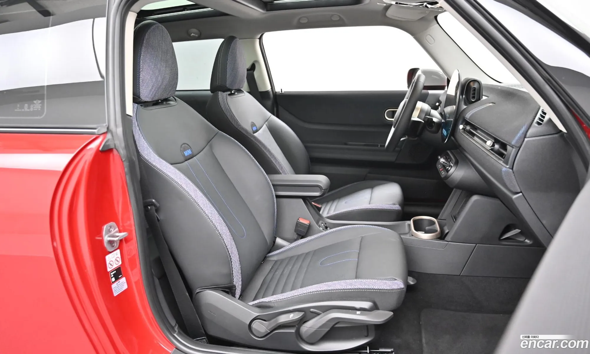 Mini Cooper C 2025 — 3