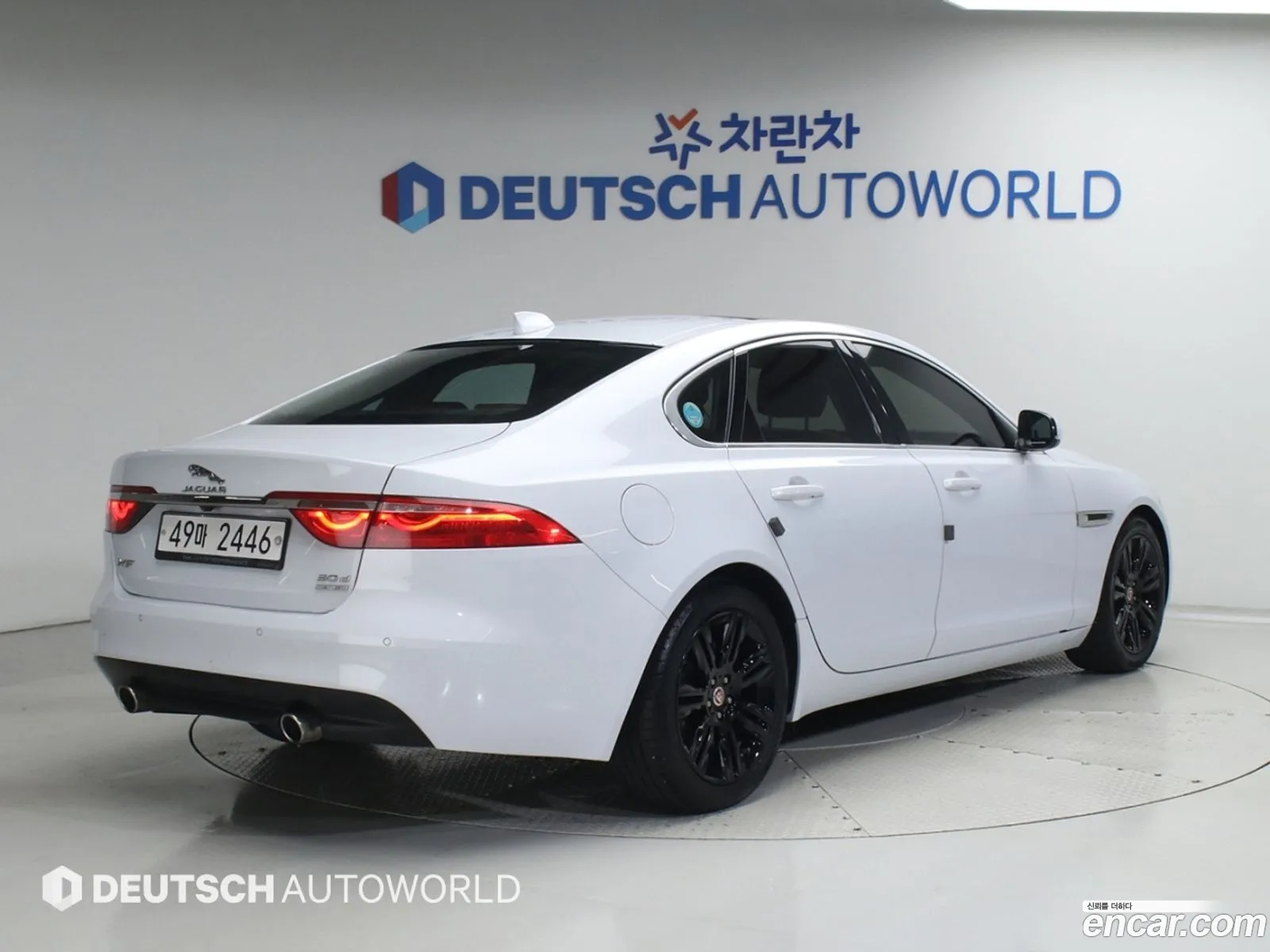 Jaguar XF 2016 — 10