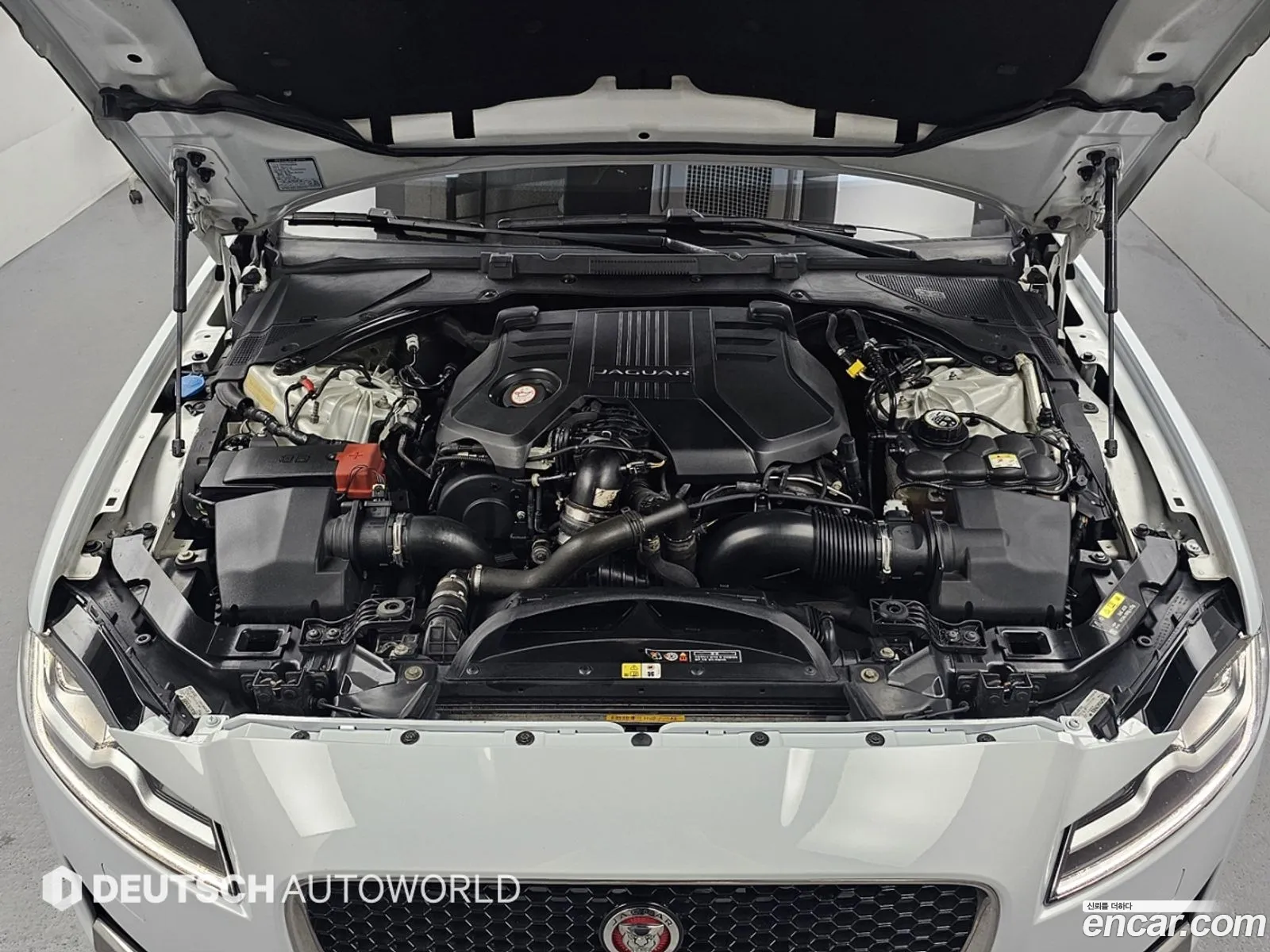 Jaguar XF 2016 — 13