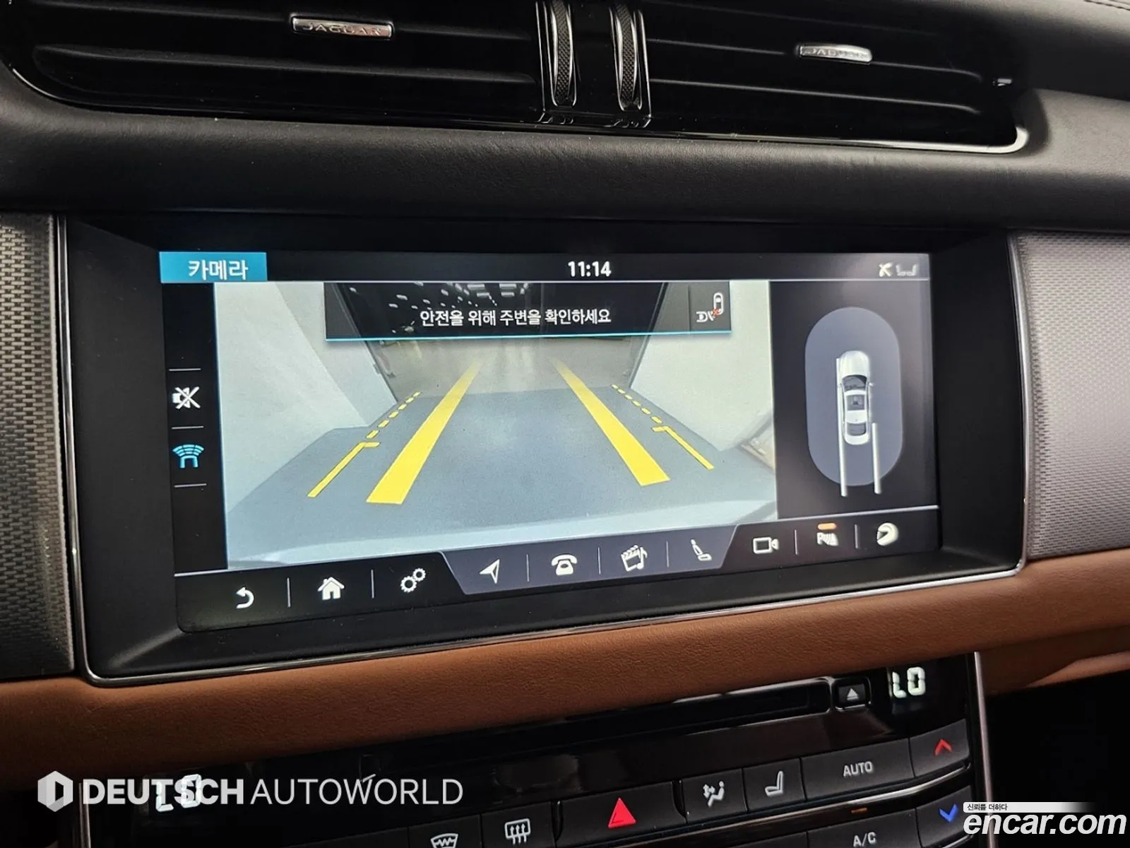 Jaguar XF 2016 — 17