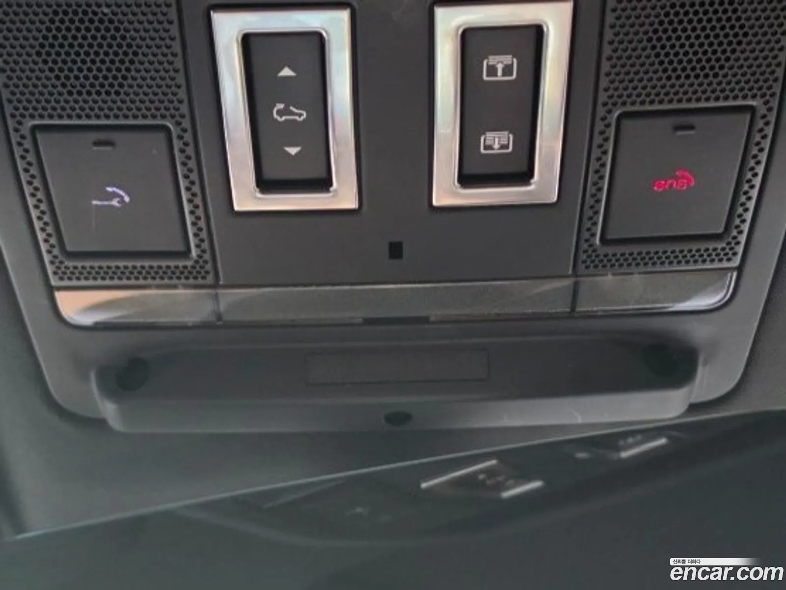 Land Rover Defender 2025 — 12