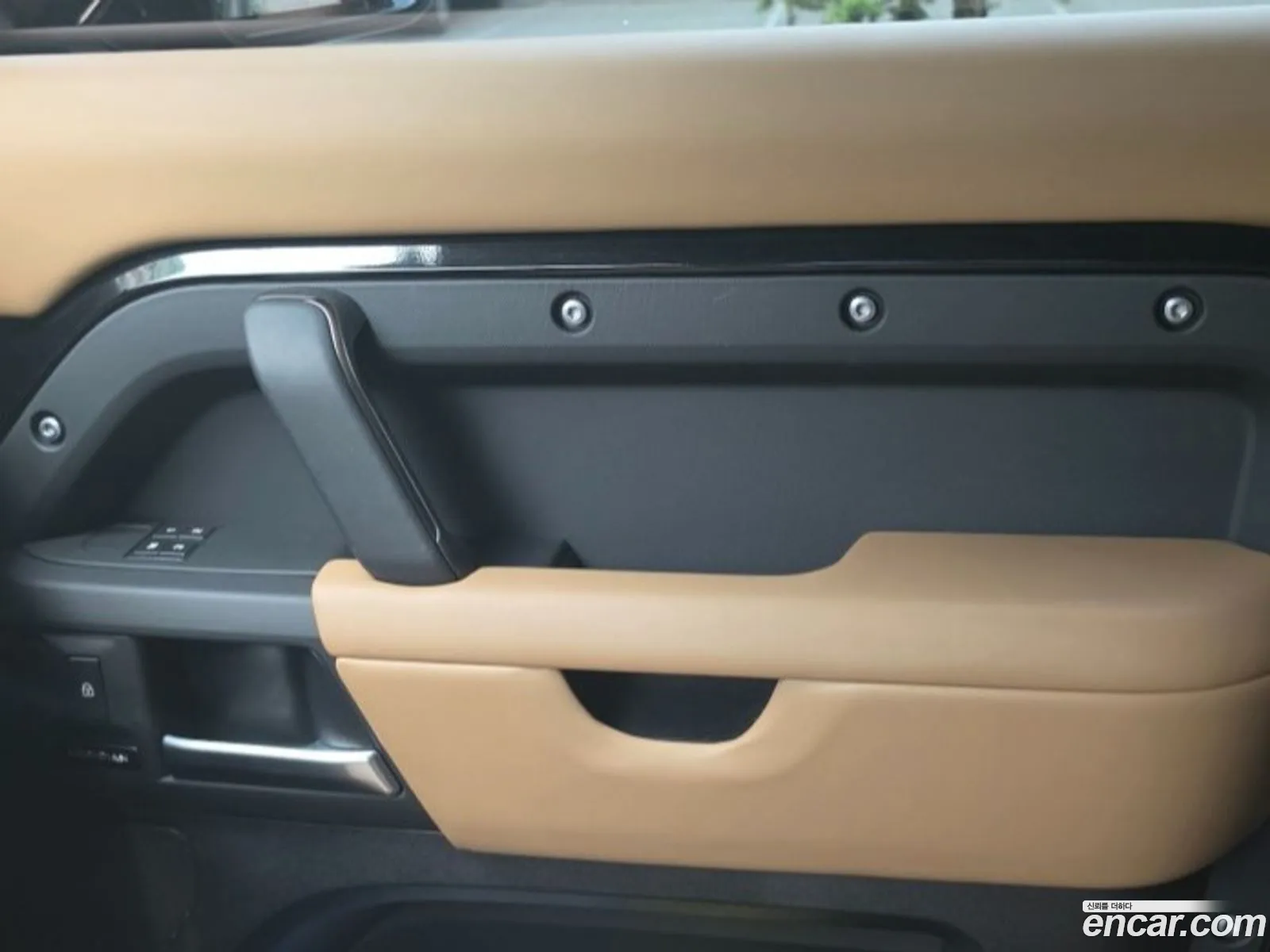 Land Rover Defender 2025 — 4