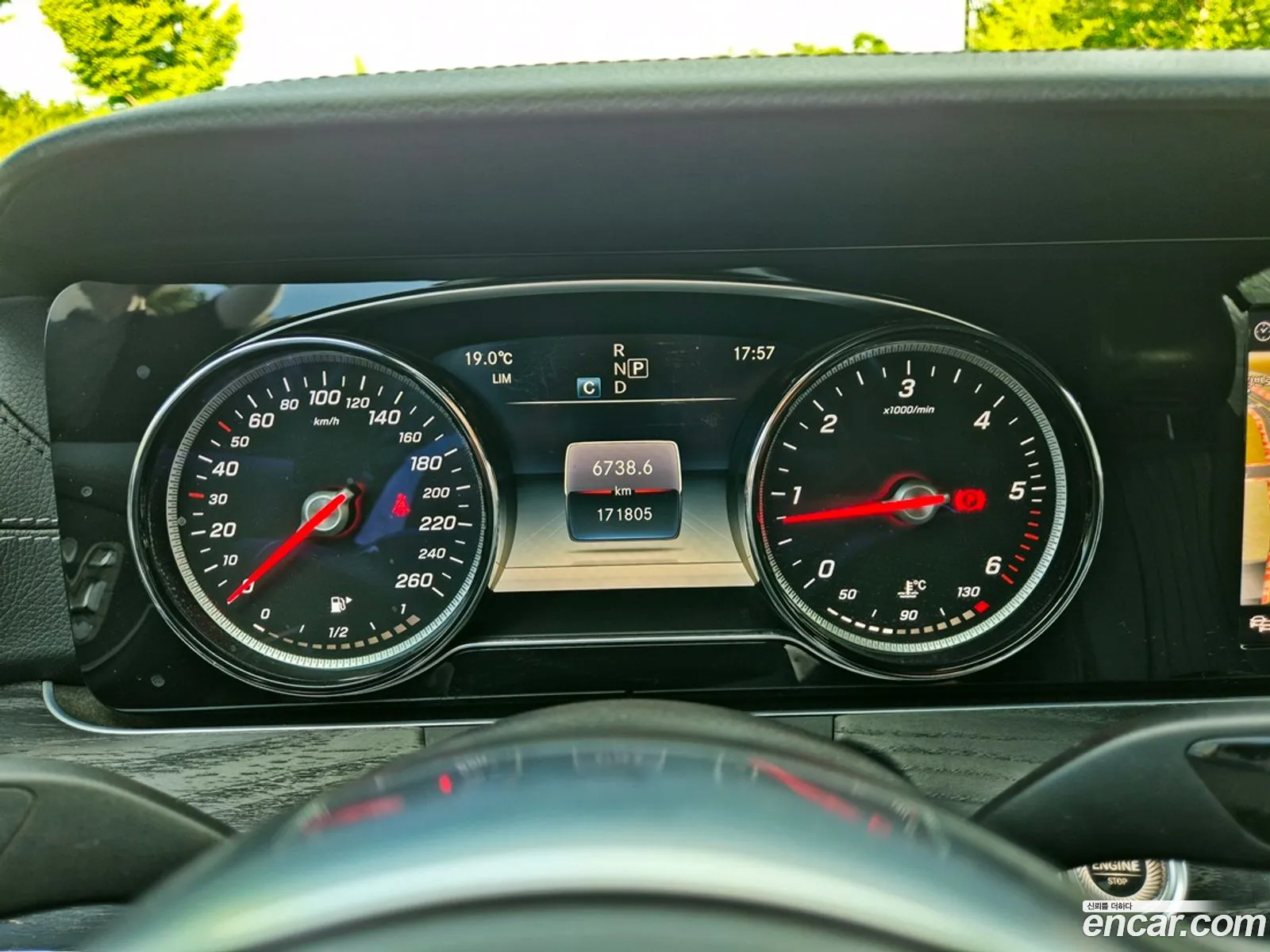 Mercedes-Benz E-Class W213 2019 — 14