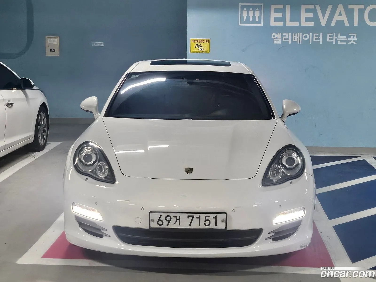 Porsche Panamera 2011 — 2