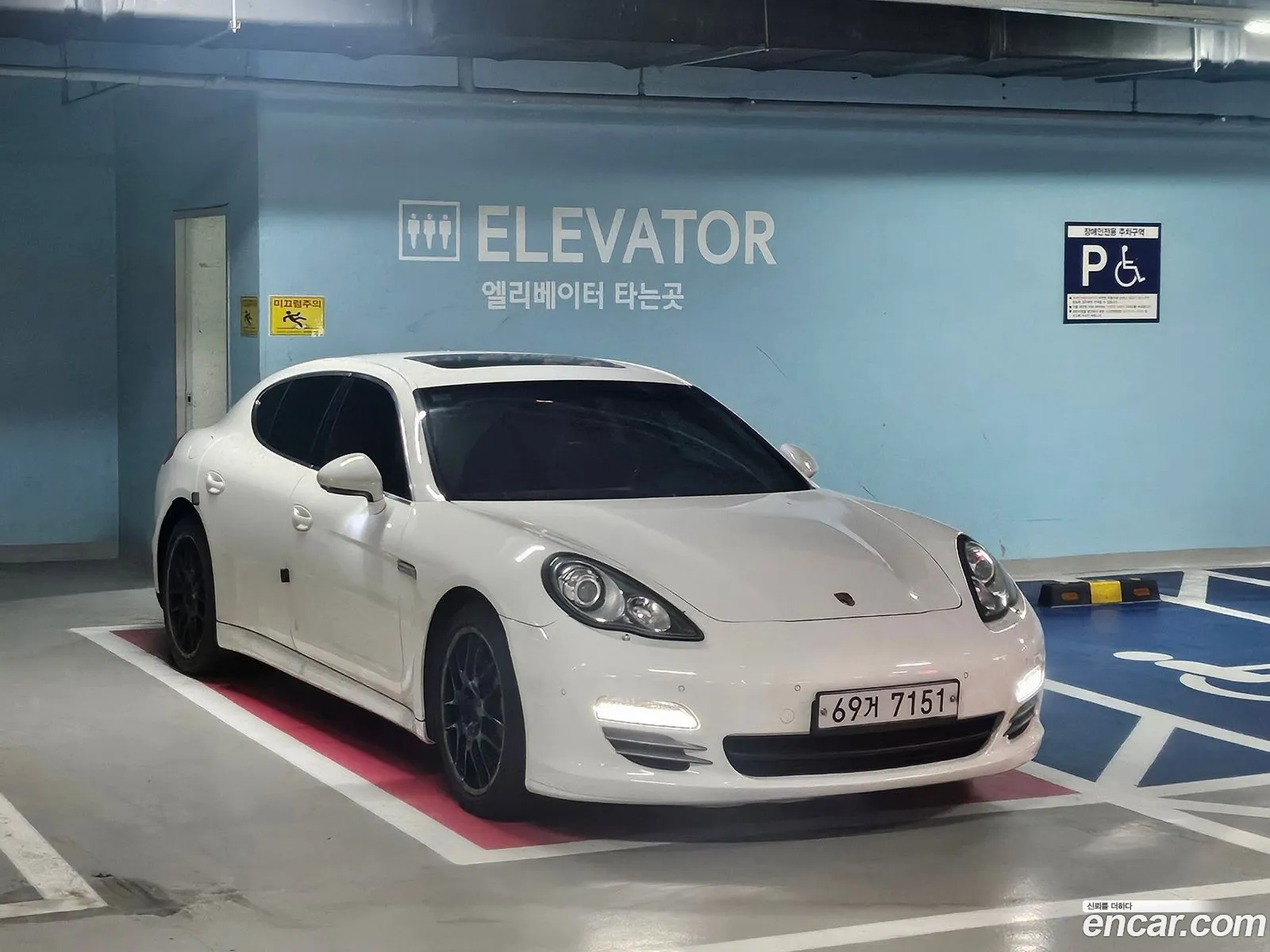 Porsche Panamera 2011 — 6