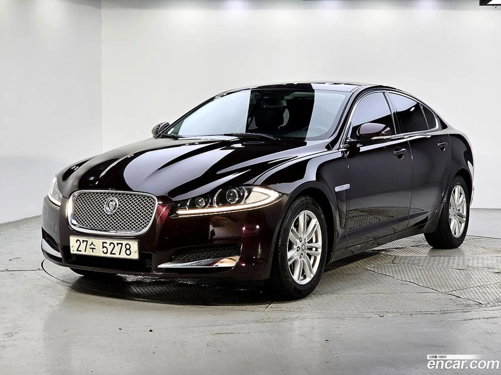 Jaguar XF 2011 — 19