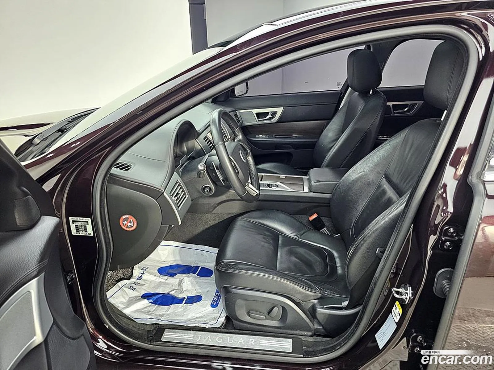 Jaguar XF 2011 — 15