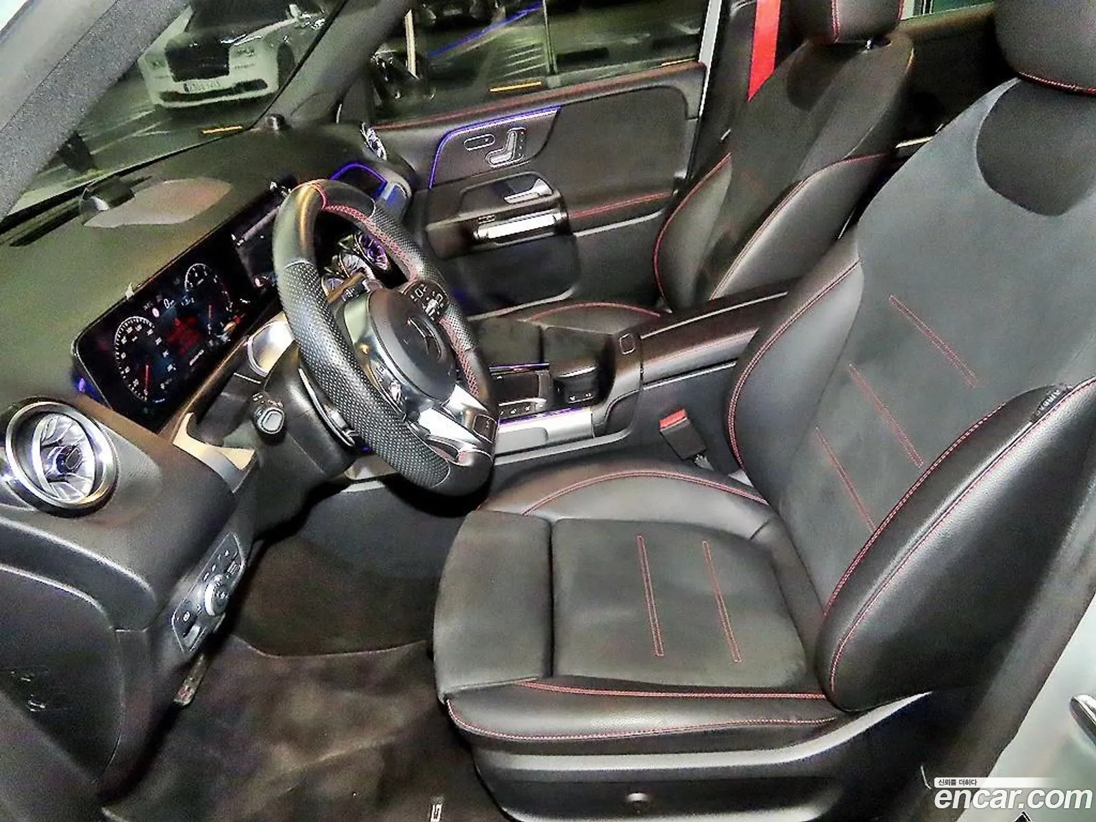Mercedes-Benz GLB-Class X247 2022 — 11