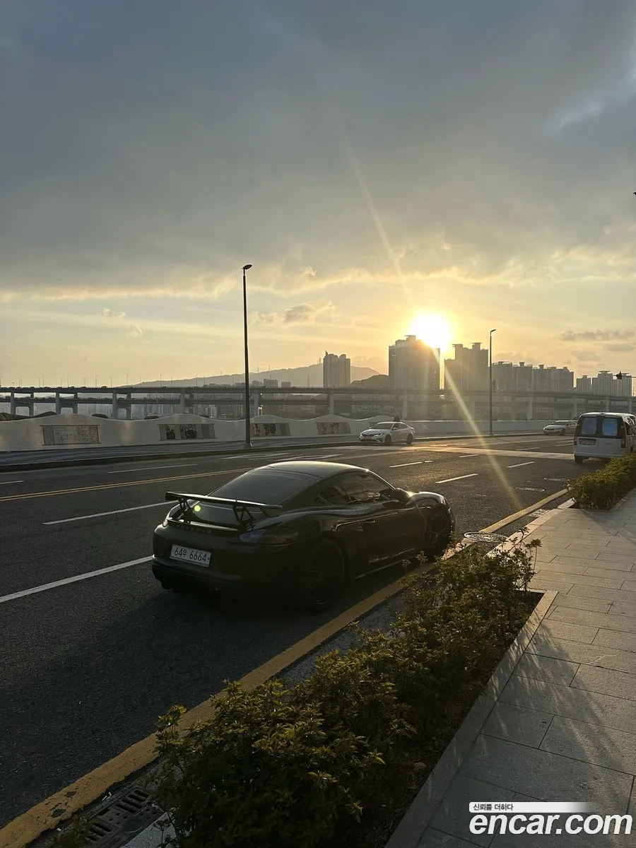 Porsche 718 Cayman 2019 — 11