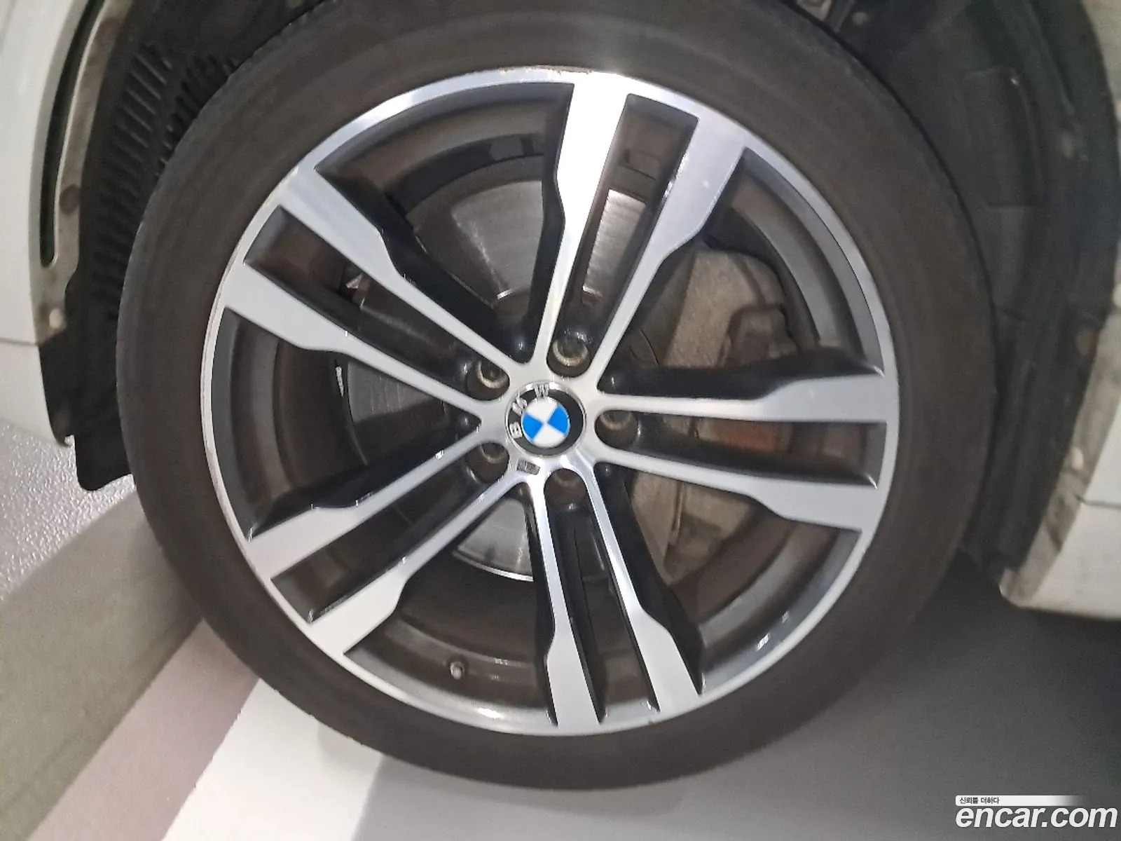 BMW X5 2017 — 18