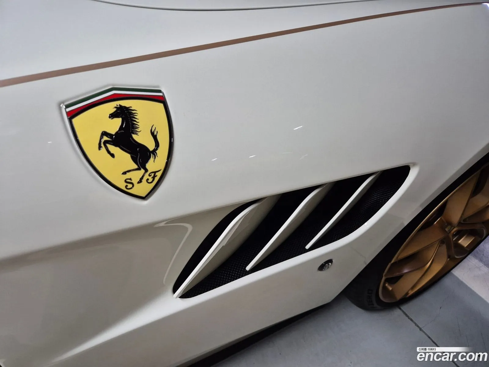 Ferrari GTC4Lusso 2019 — 9