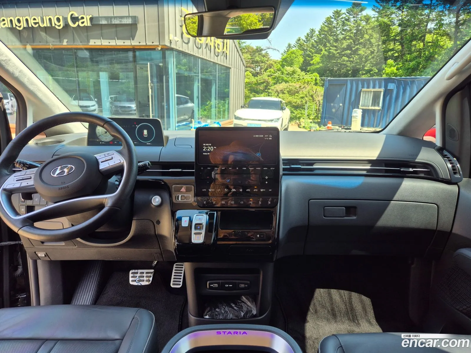 Hyundai Staria 2023 — 3